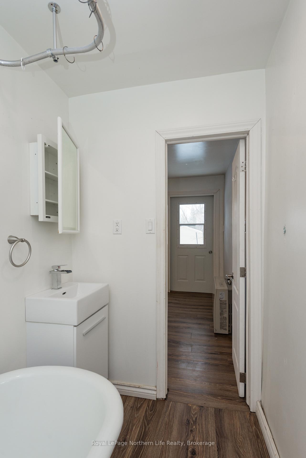Photo 22 of 444 Second Avenue E, North Bay, Central — HOMEH