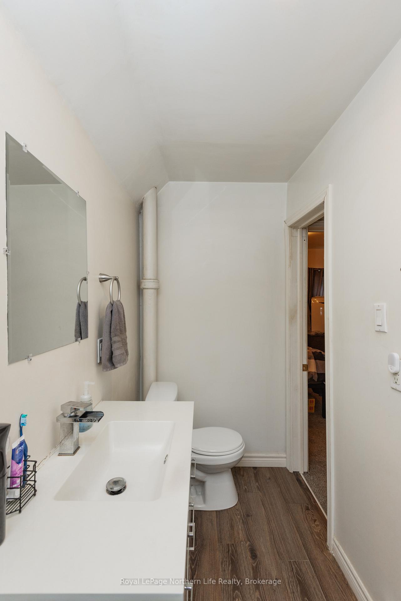 Photo 32 of 444 Second Avenue E, North Bay, Central — HOMEH