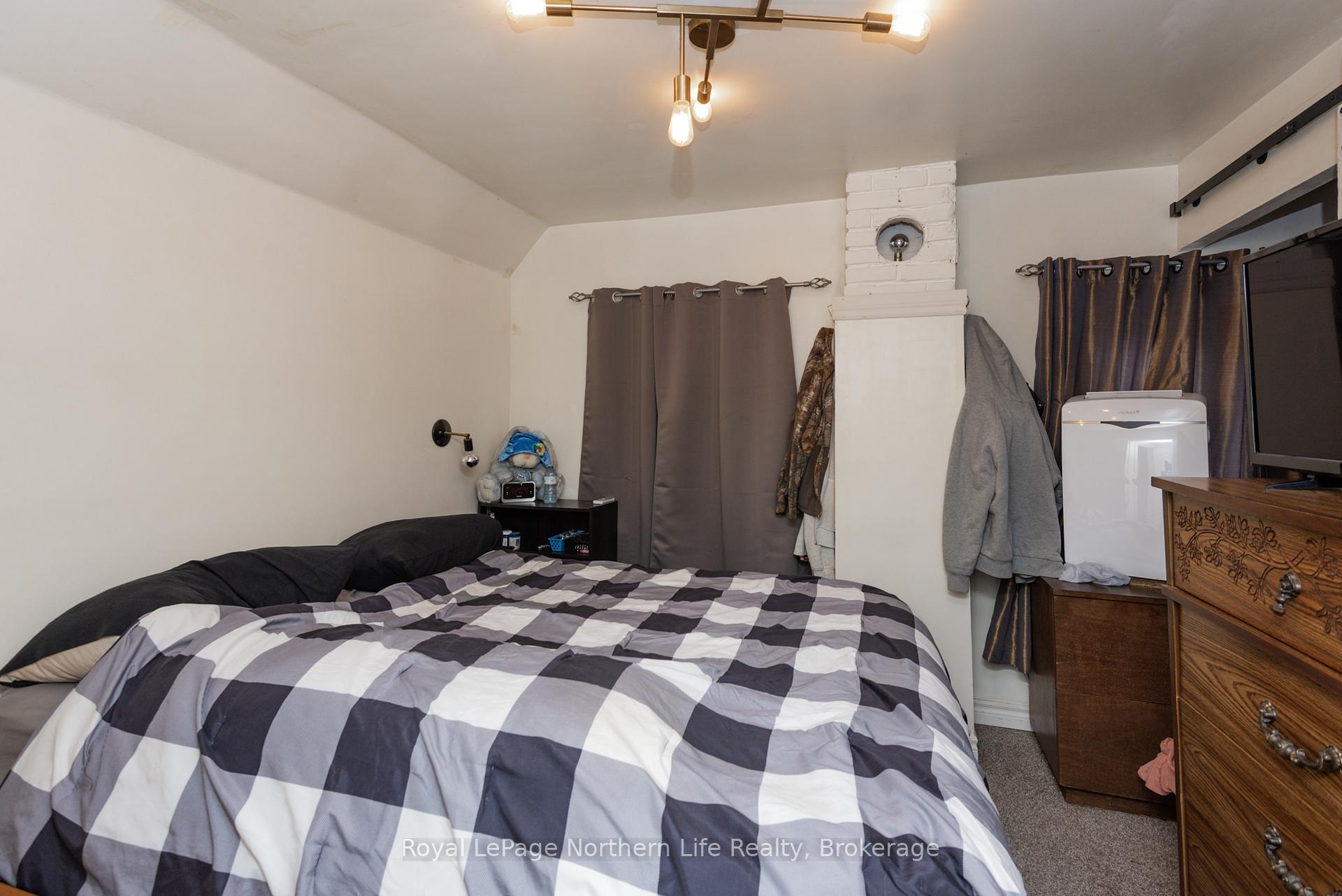 Photo 33 of 444 Second Avenue E, North Bay, Central — HOMEH