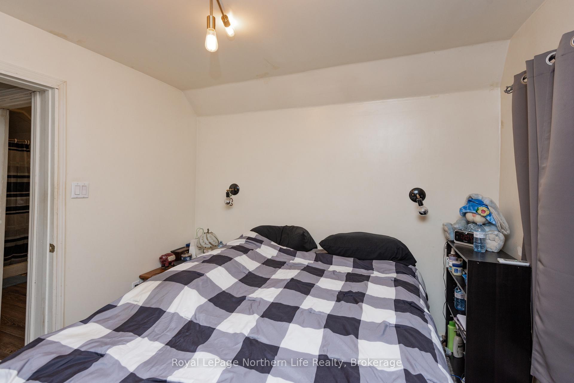 Photo 35 of 444 Second Avenue E, North Bay, Central — HOMEH