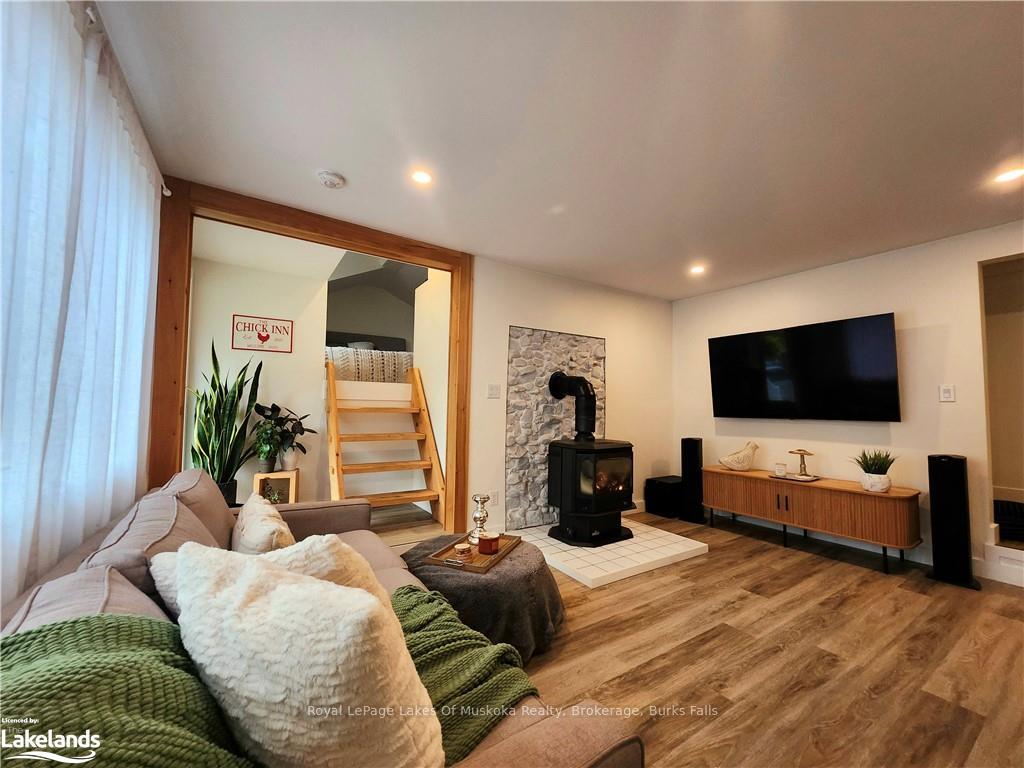 Photo 10 of 29 Richmond Street, Perry, Emsdale — HOMEH