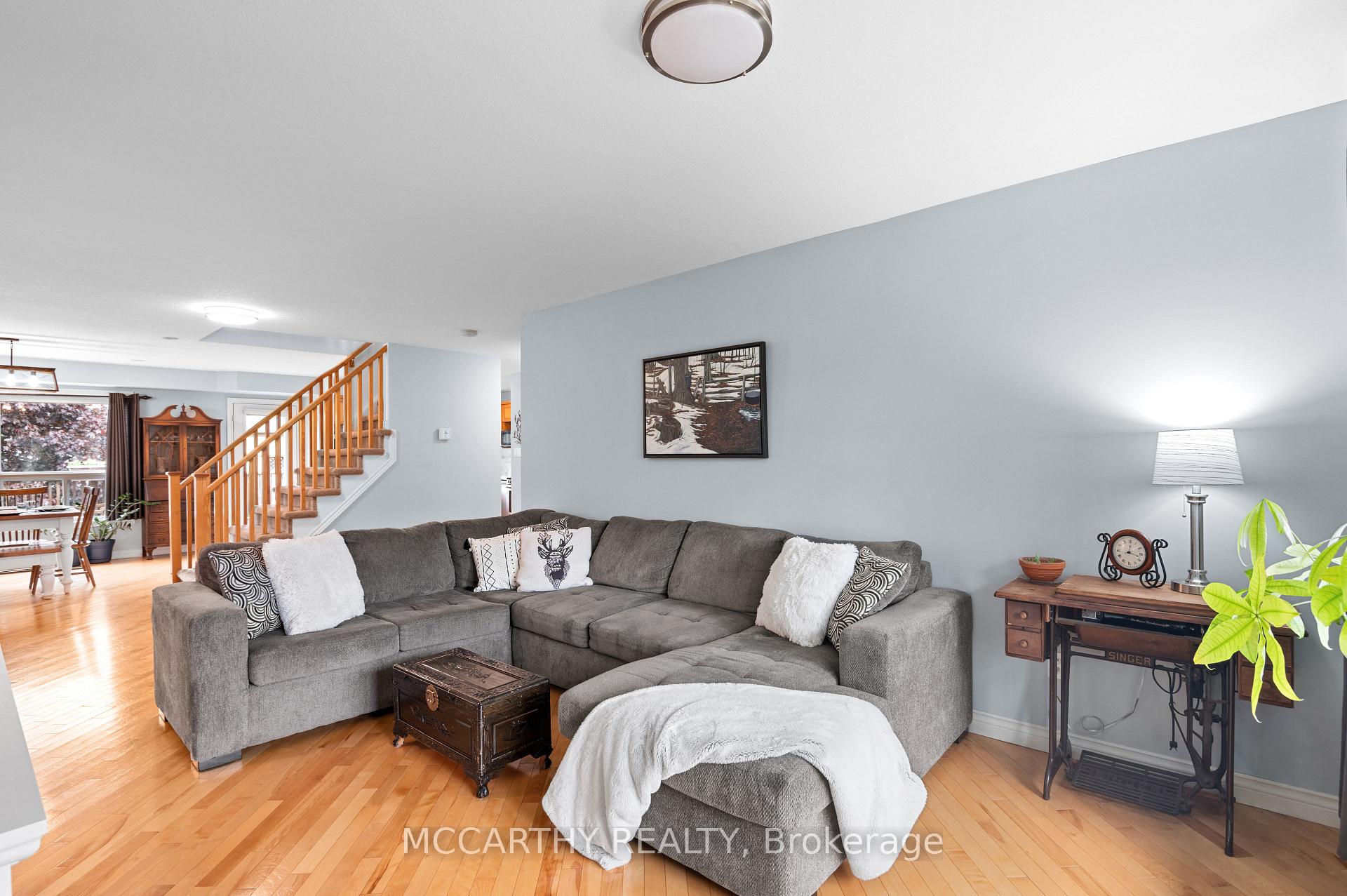 Photo 4 of 12 Clarke Avenue, Orangeville — HOMEH