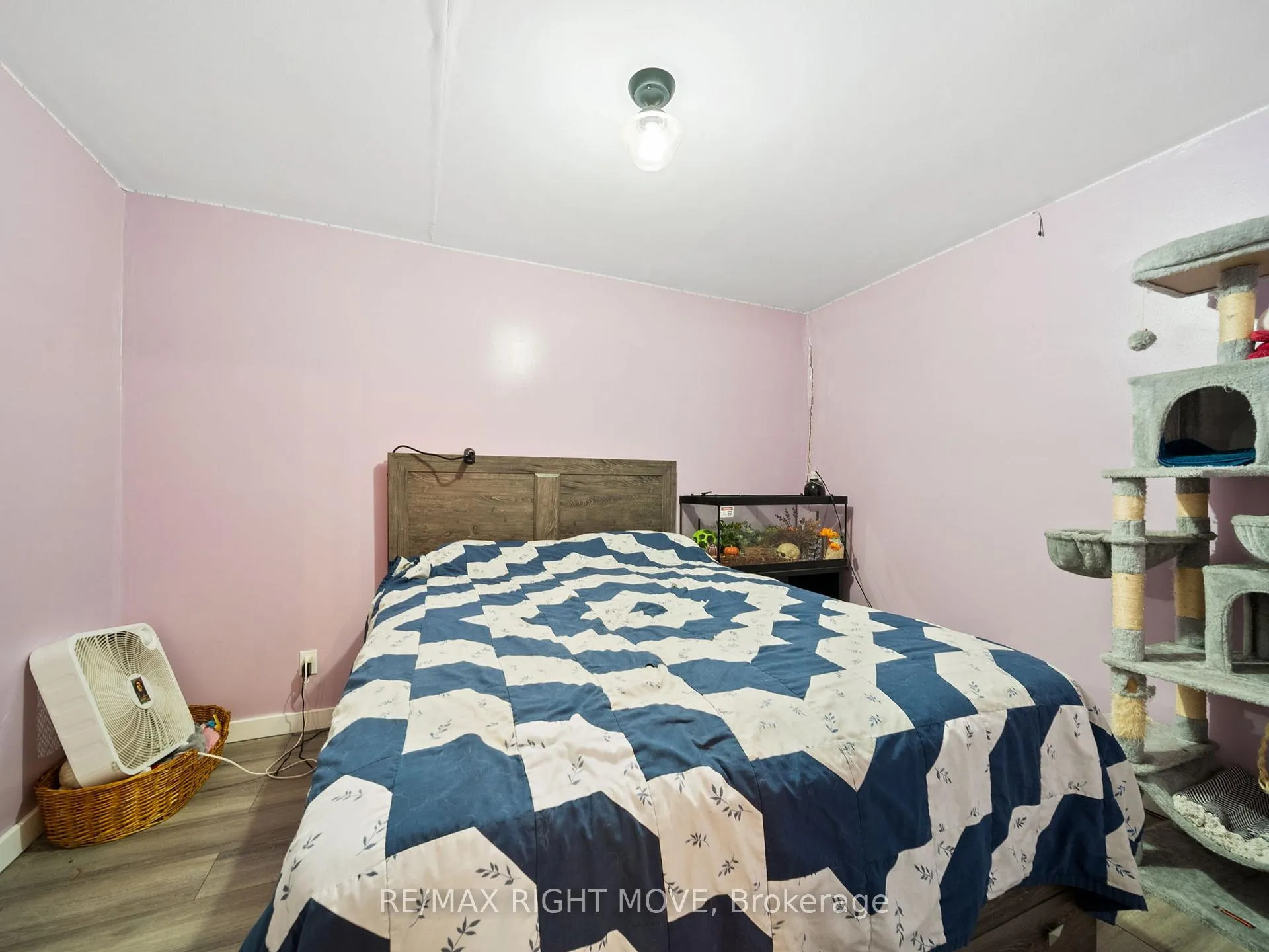 Photo 9 of 122 Elgin Street, Orillia — HOMEH
