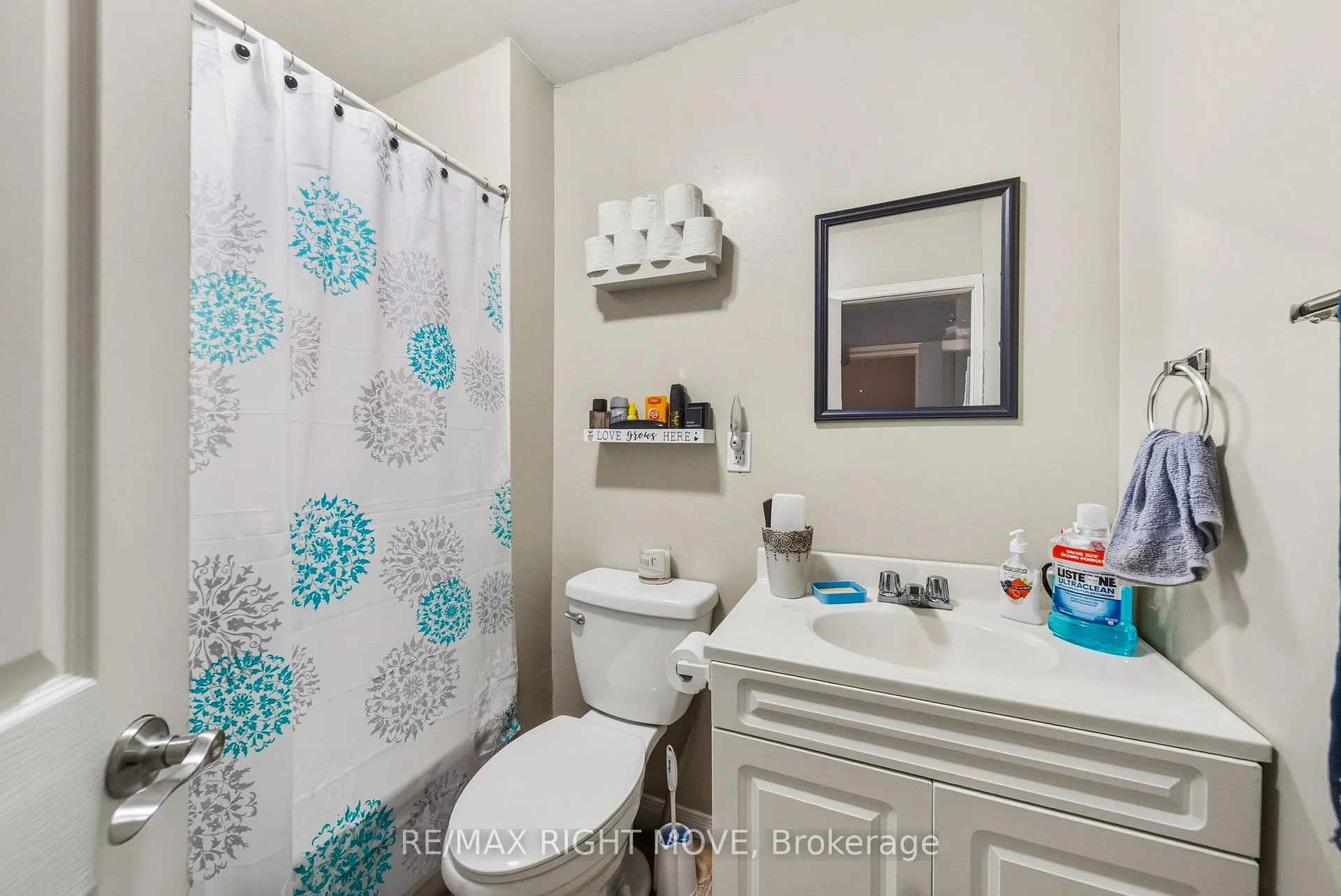 Photo 10 of 122 Elgin Street, Orillia — HOMEH