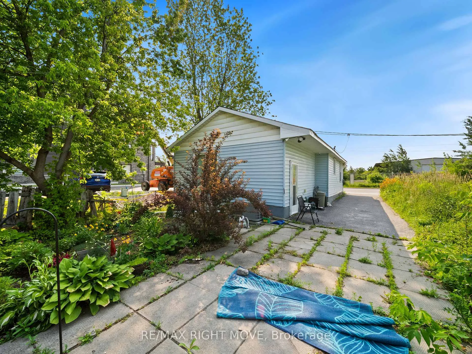 Photo 12 of 122 Elgin Street, Orillia — HOMEH