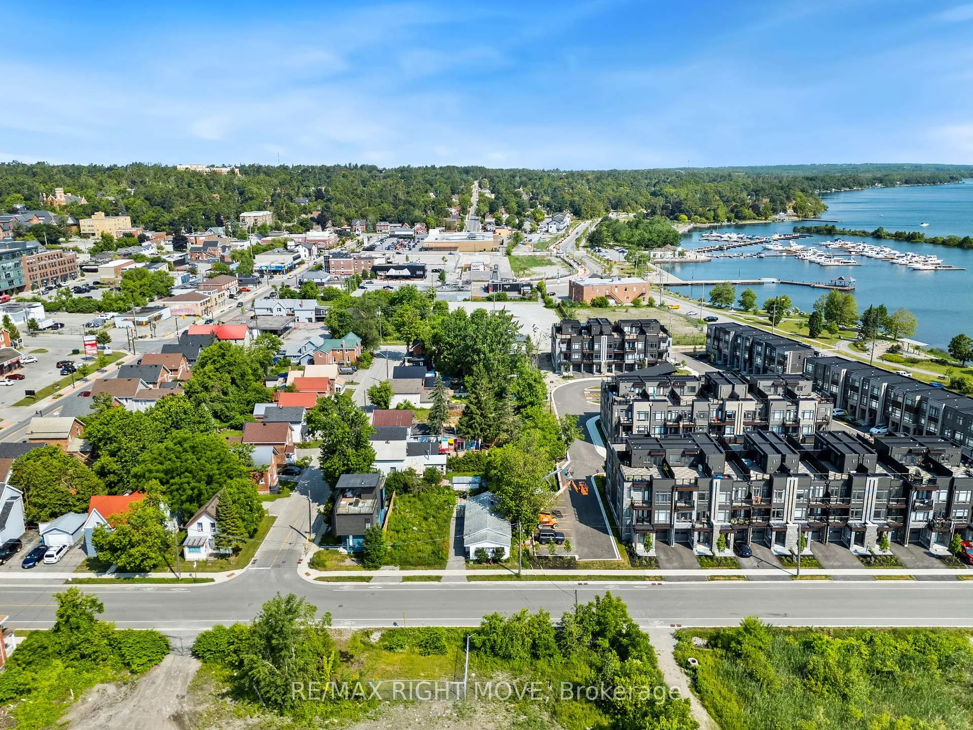 Photo 13 of 122 Elgin Street, Orillia — HOMEH