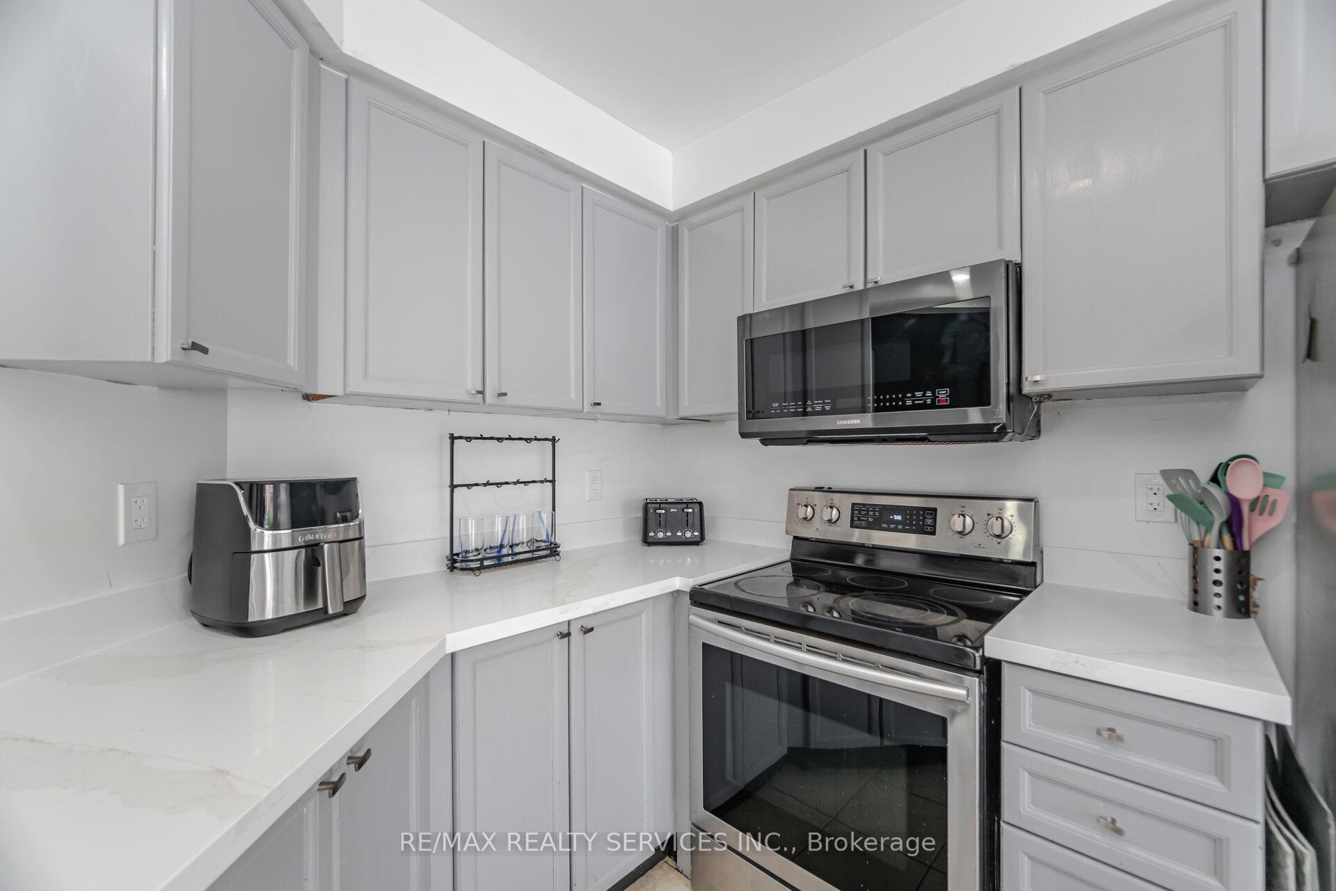 Photo 13 of 1297 Clark Boulevard, Milton, Beaty — HOMEH