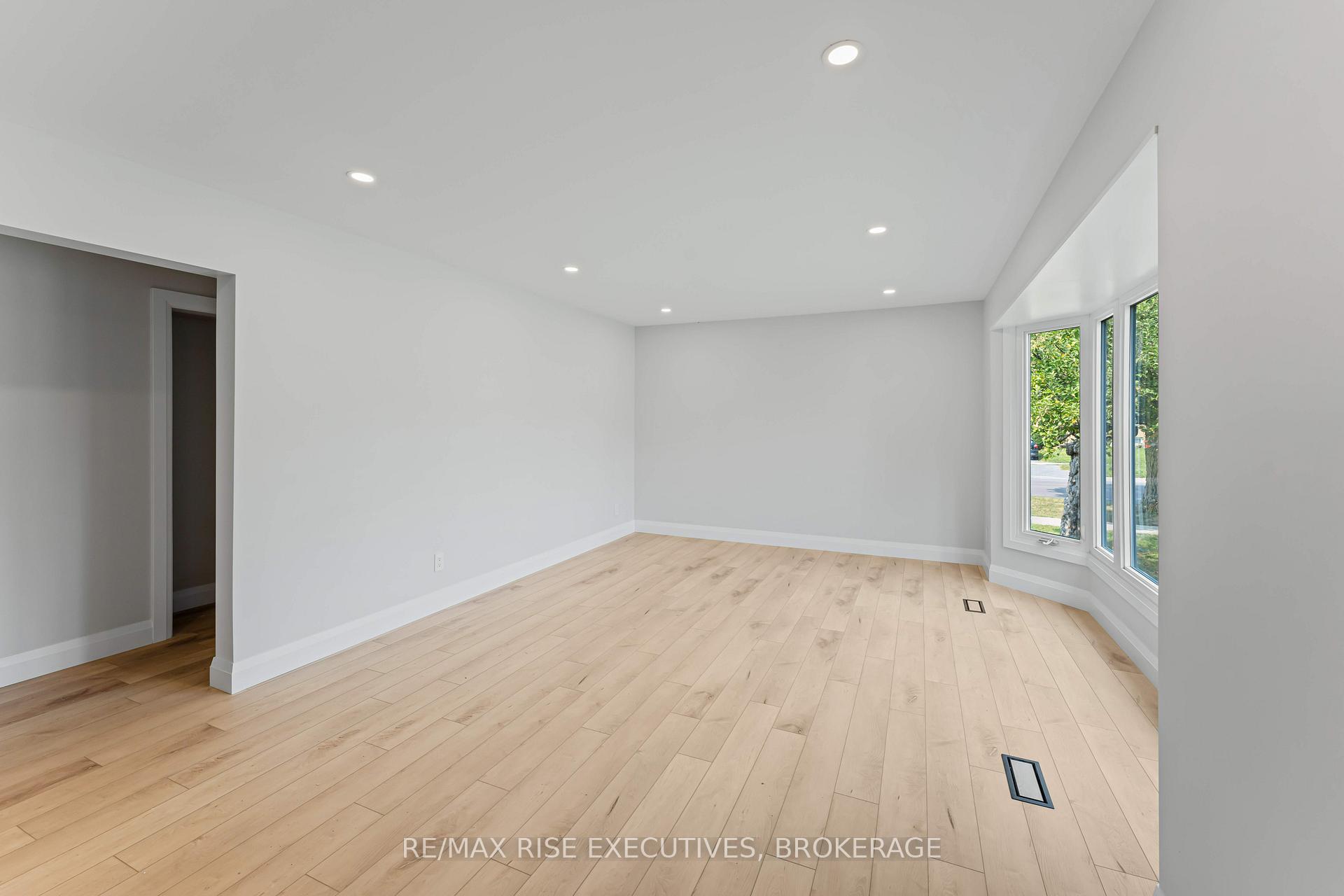 Photo 6 of 1218 Johnson Street E, Kingston, Central City West — HOMEH