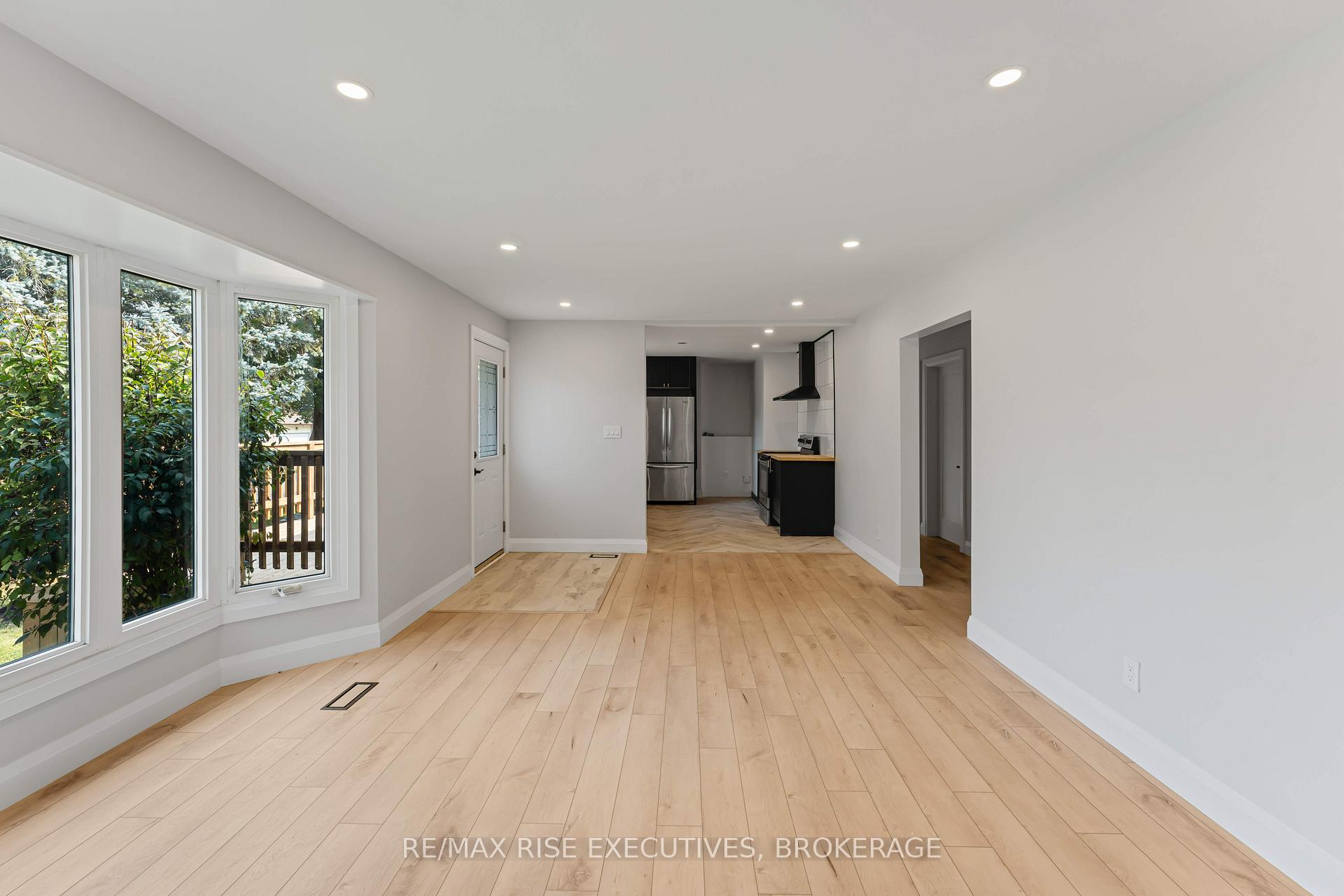 Photo 8 of 1218 Johnson Street E, Kingston, Central City West — HOMEH