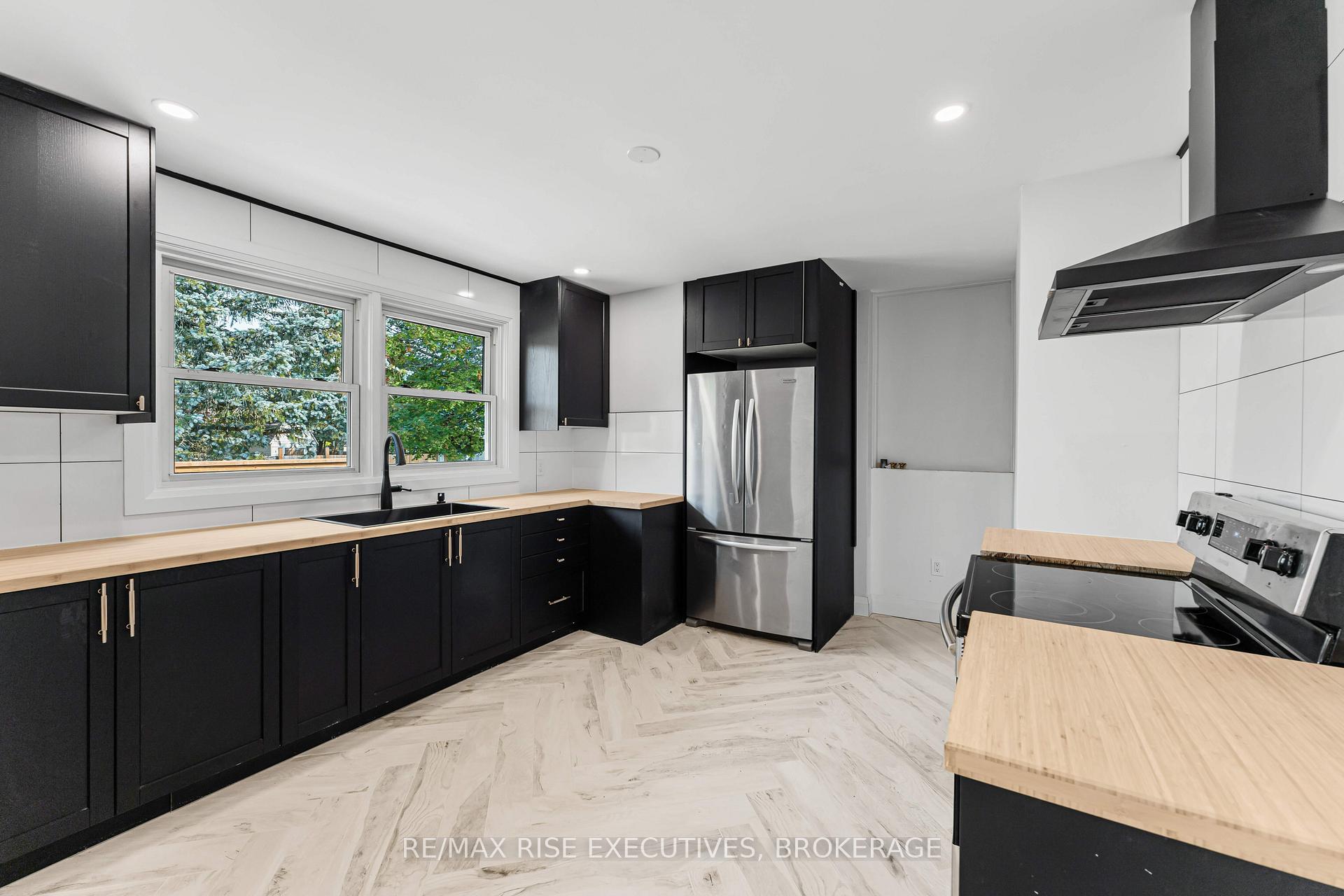 Photo 10 of 1218 Johnson Street E, Kingston, Central City West — HOMEH