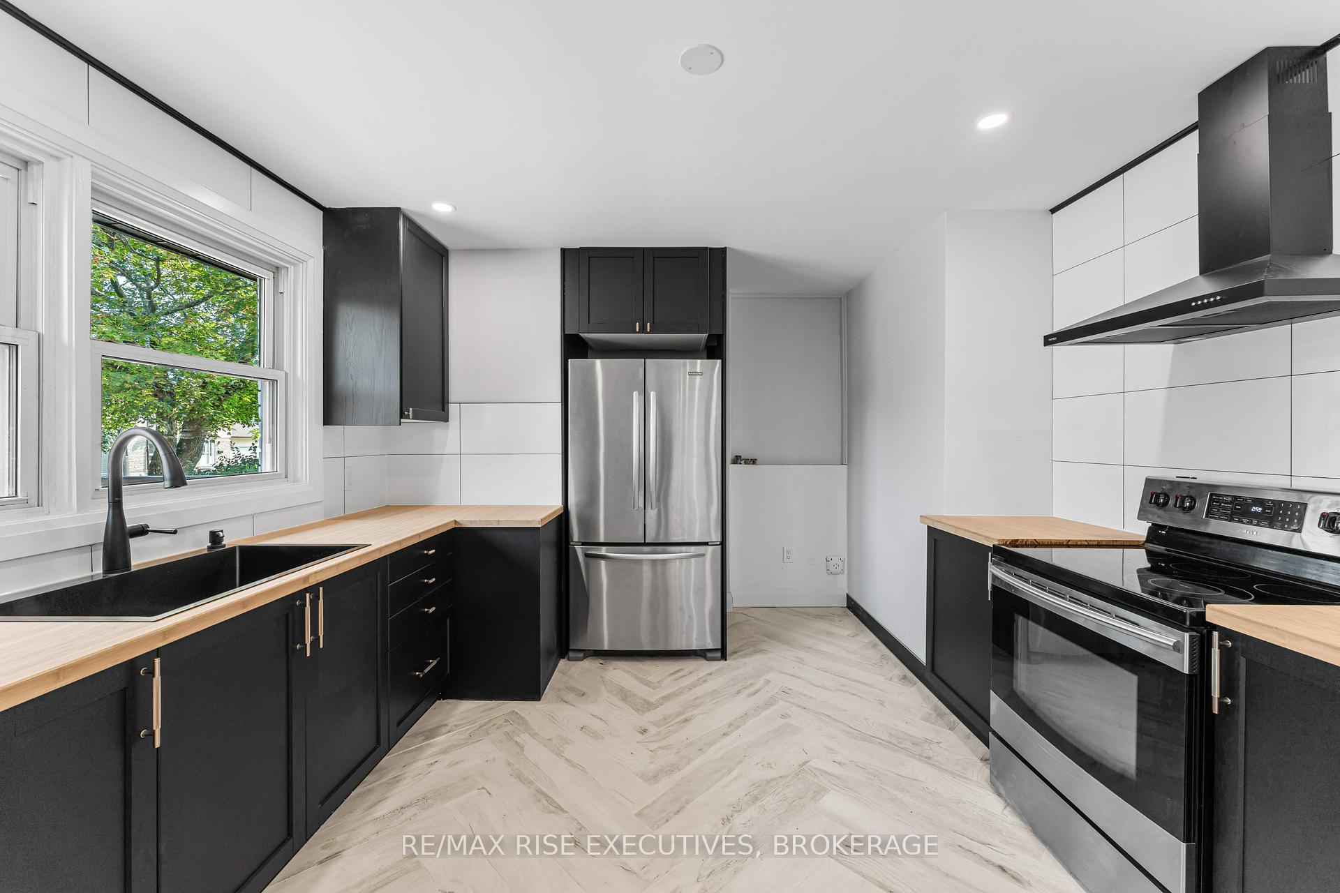Photo 11 of 1218 Johnson Street E, Kingston, Central City West — HOMEH