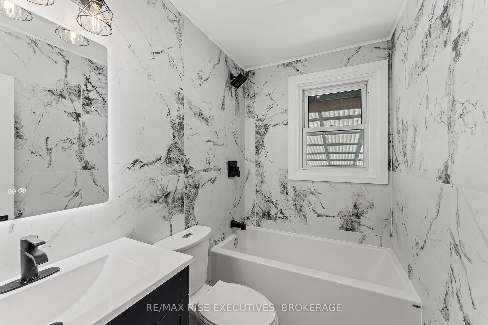 Photo 15 of 1218 Johnson Street E, Kingston, Central City West — HOMEH