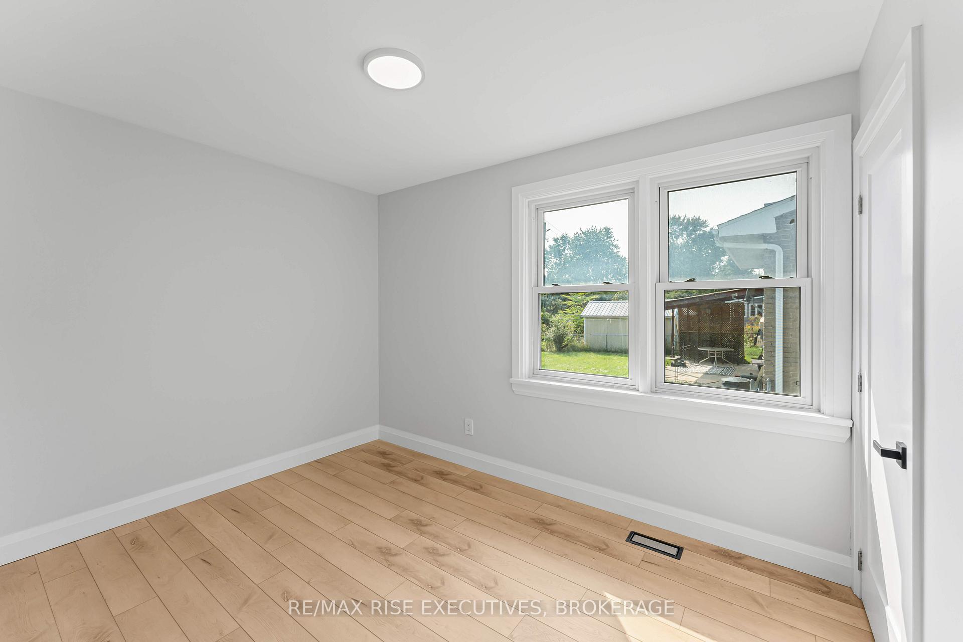 Photo 17 of 1218 Johnson Street E, Kingston, Central City West — HOMEH