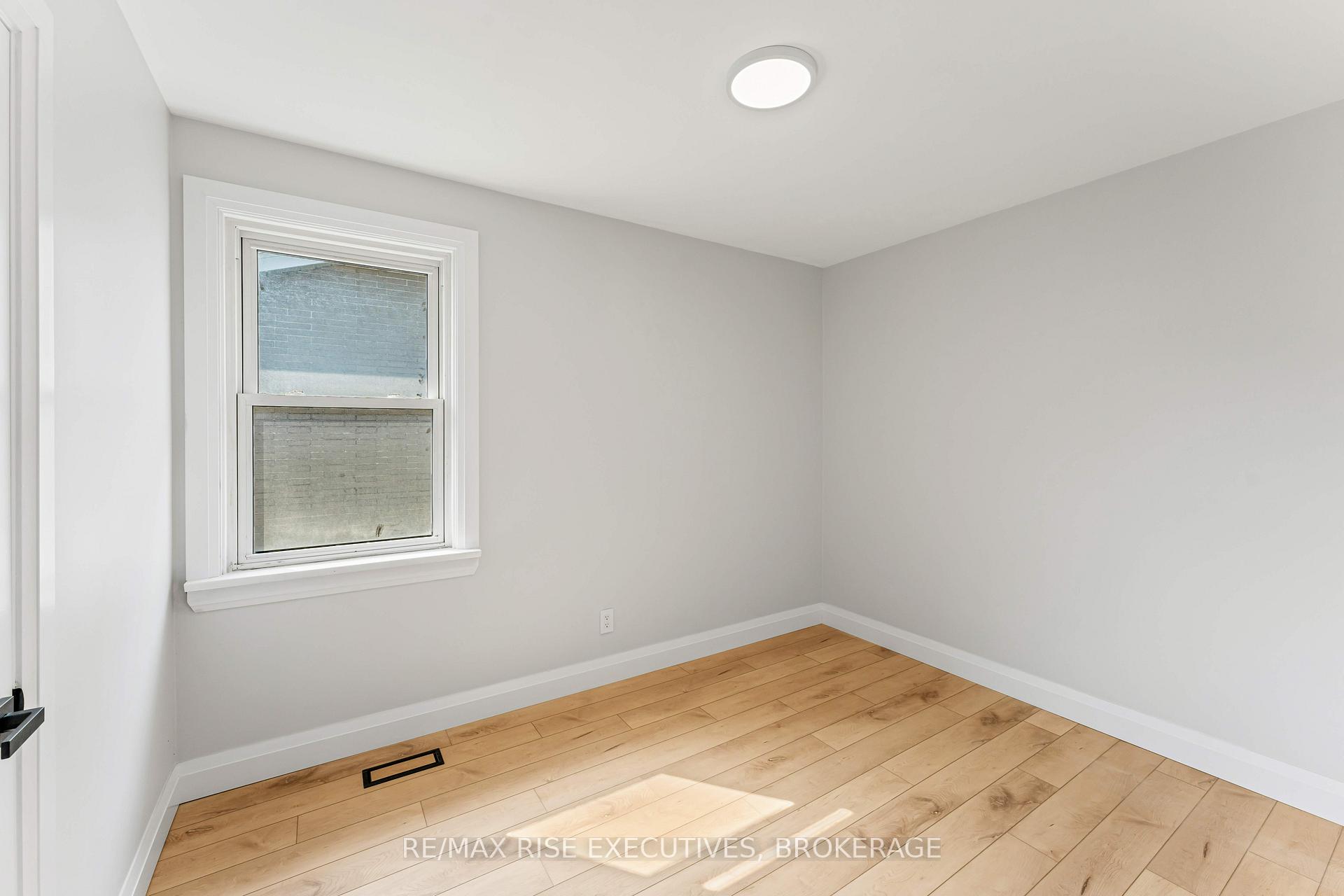 Photo 23 of 1218 Johnson Street E, Kingston, Central City West — HOMEH