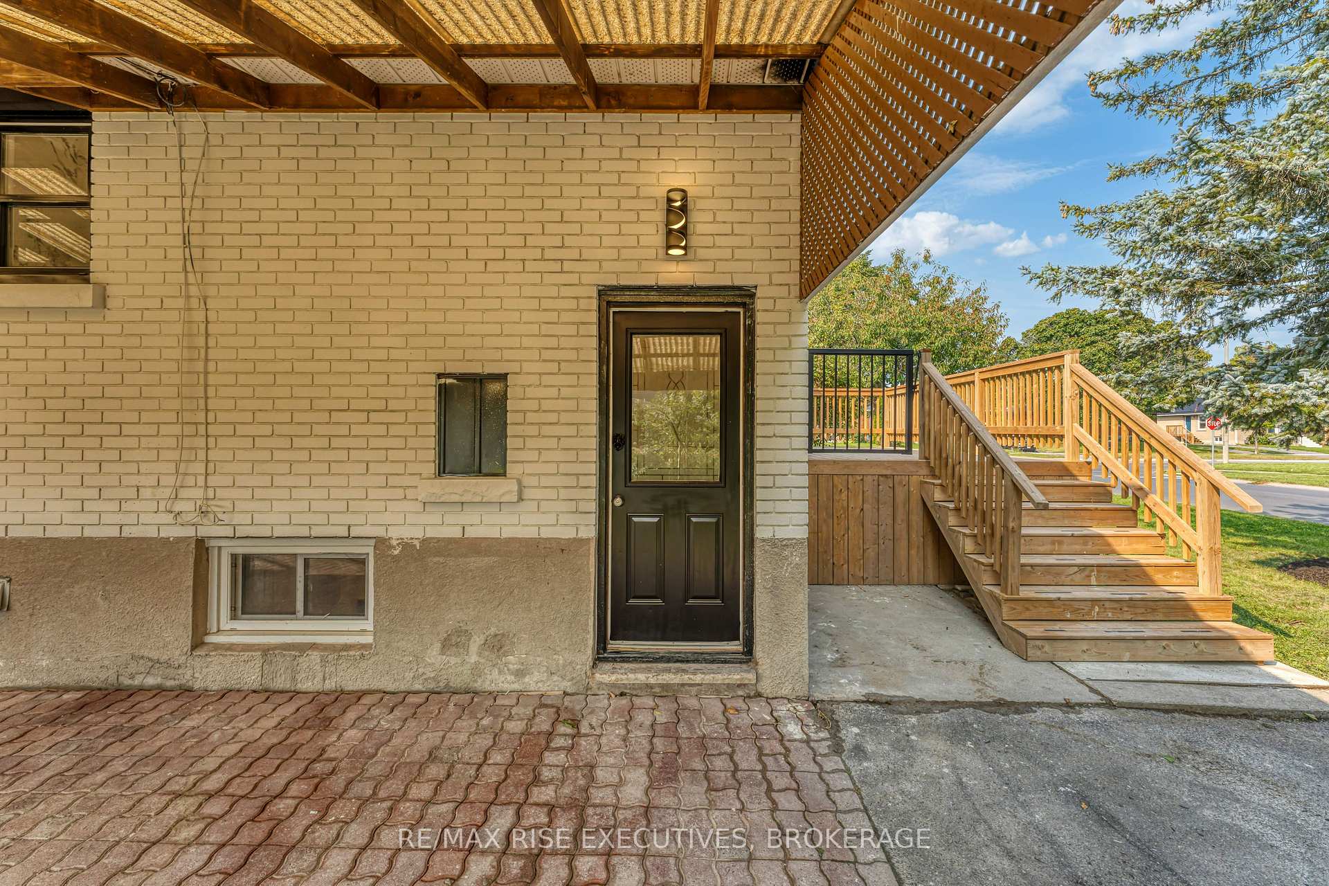 Photo 25 of 1218 Johnson Street E, Kingston, Central City West — HOMEH