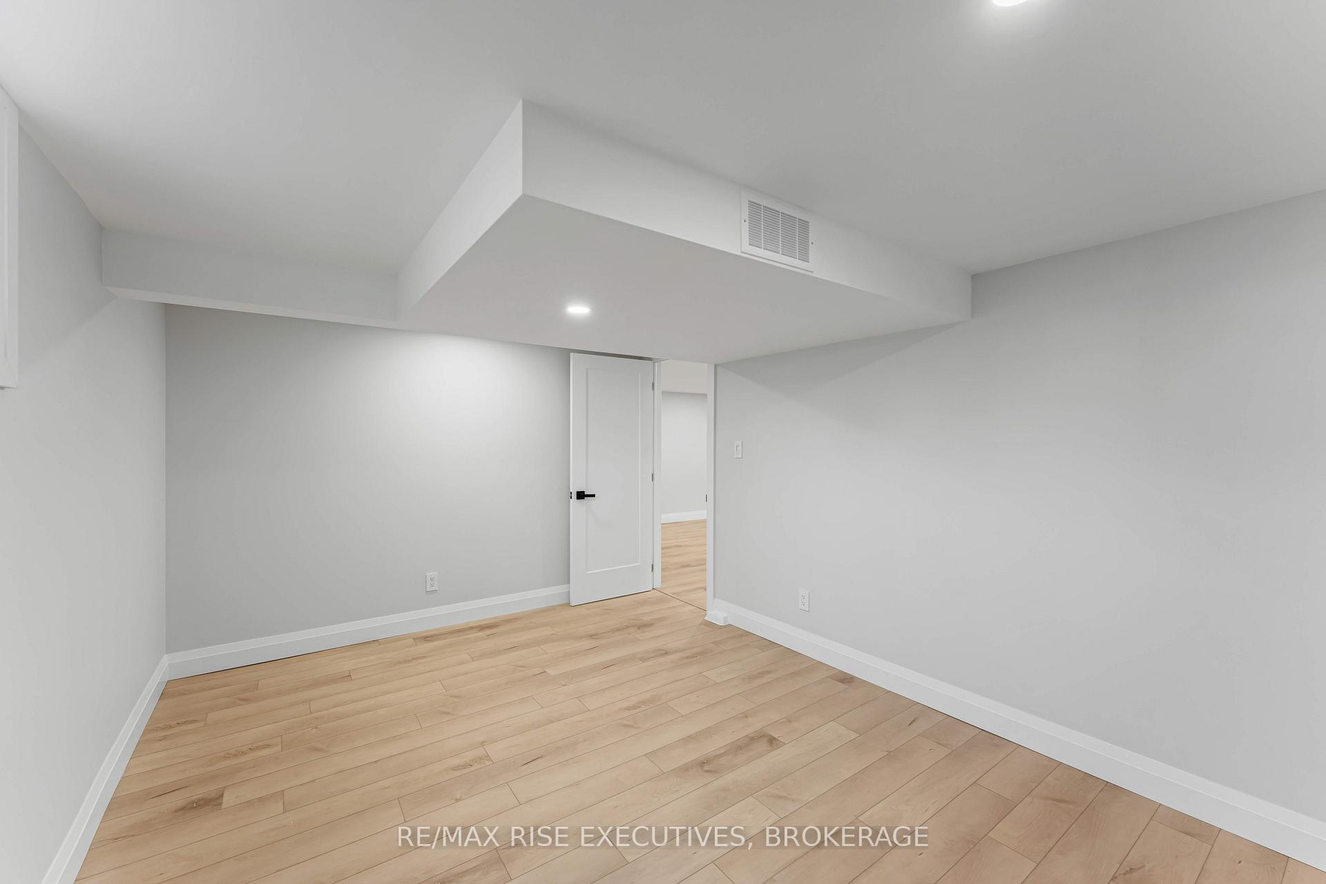 Photo 32 of 1218 Johnson Street E, Kingston, Central City West — HOMEH