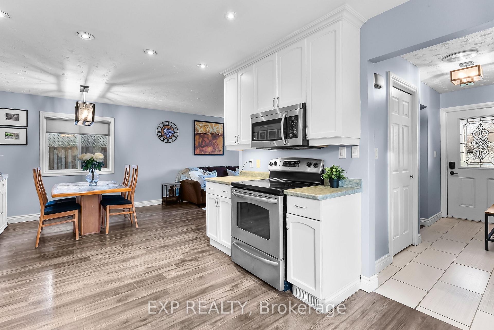 Photo 11 of 4487 Lee Avenue, Niagara Falls, Ascot — HOMEH