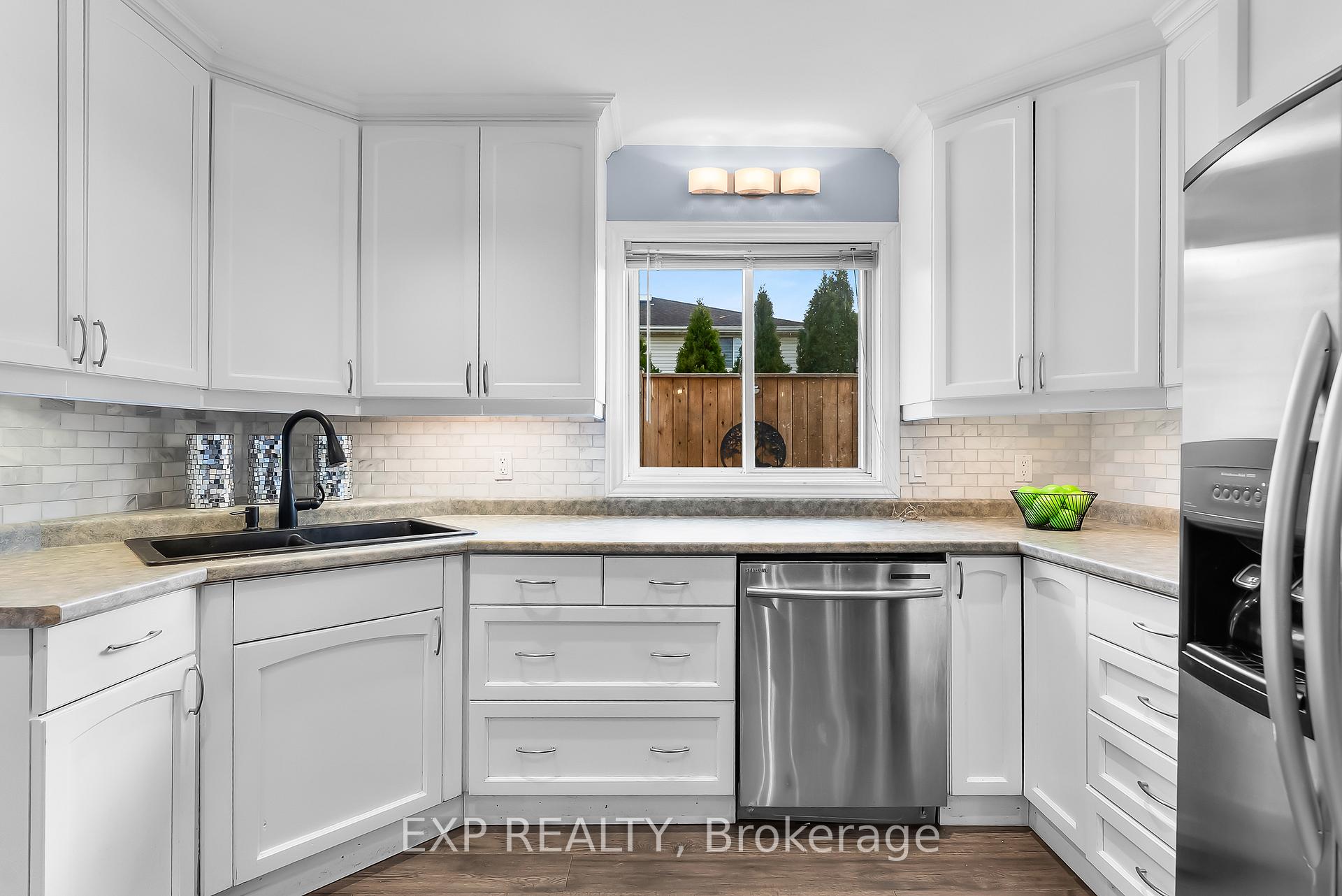Photo 12 of 4487 Lee Avenue, Niagara Falls, Ascot — HOMEH