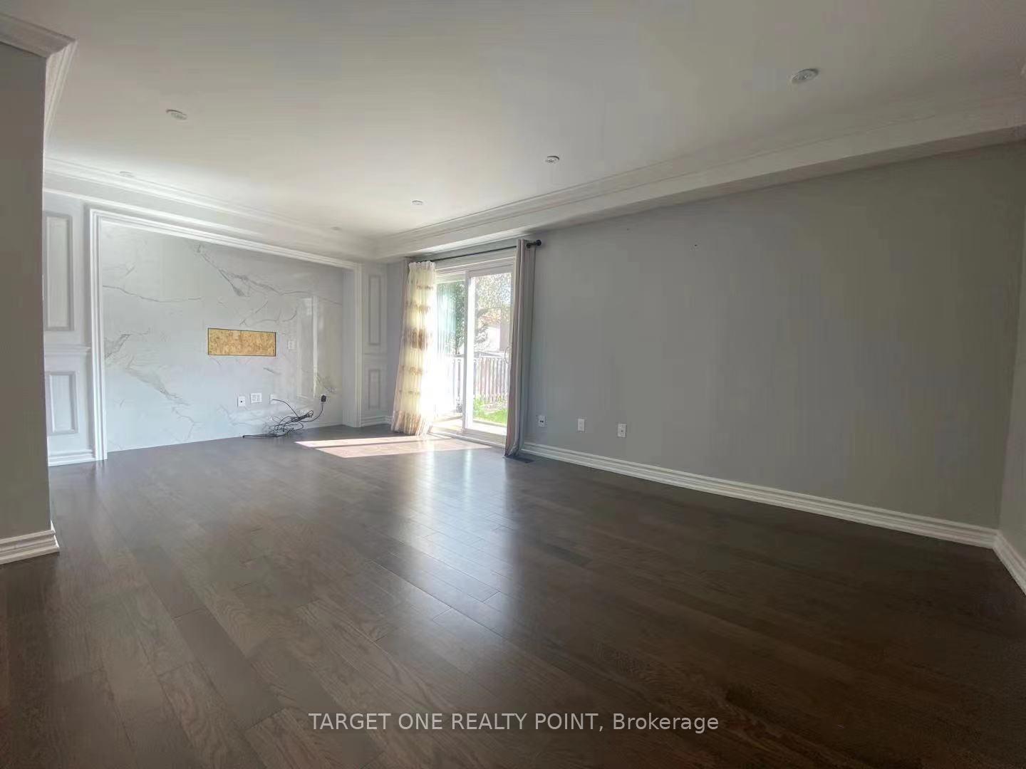 Photo 3 of 166 Trothen Circle, Markham, Markham Village — HOMEH