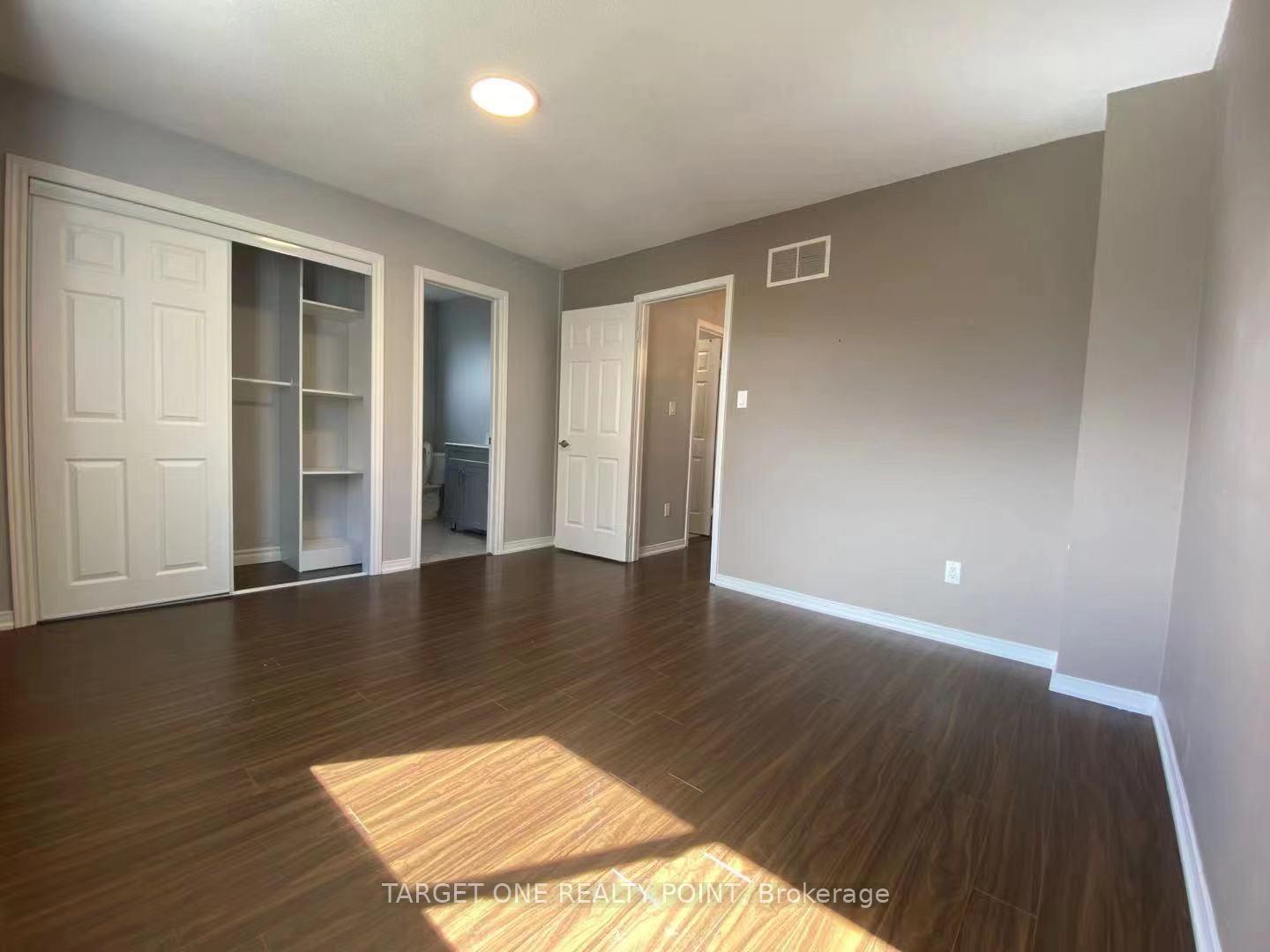 Photo 7 of 166 Trothen Circle, Markham, Markham Village — HOMEH