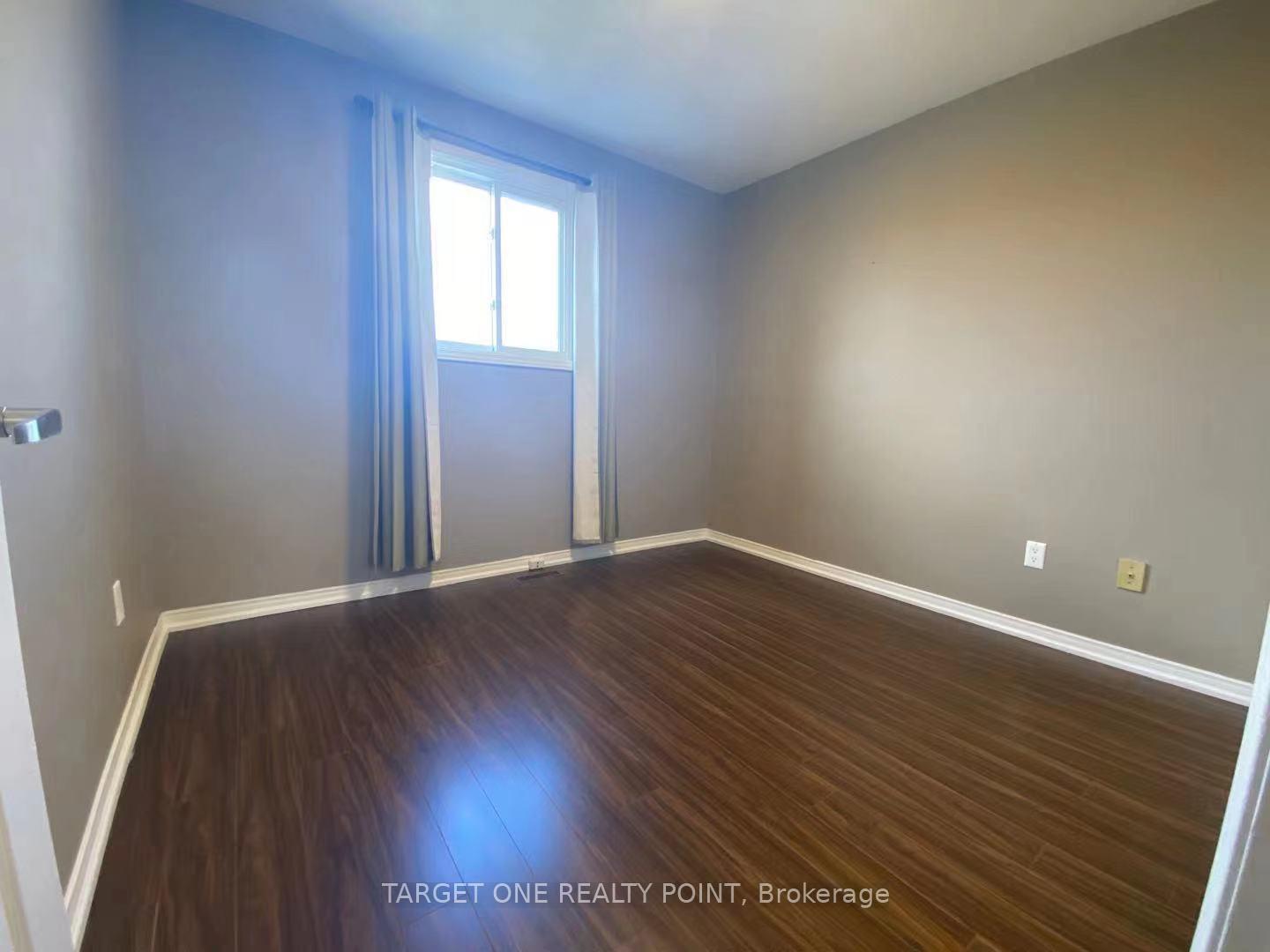 Photo 14 of 166 Trothen Circle, Markham, Markham Village — HOMEH