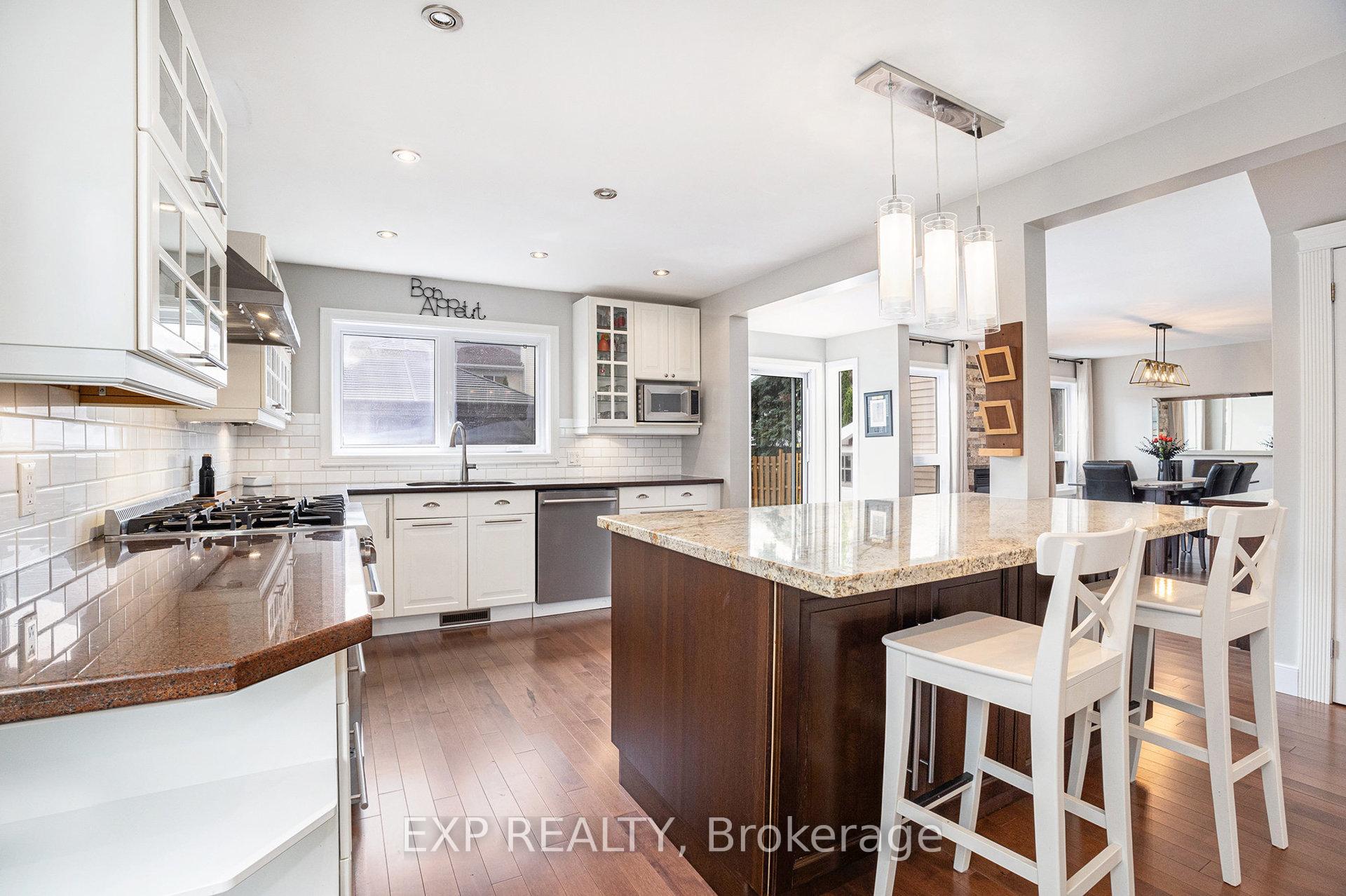Photo 6 of 2010 Rolling Brook Drive, Ottawa, Chapel Hill South - Orleans Village — HOMEH