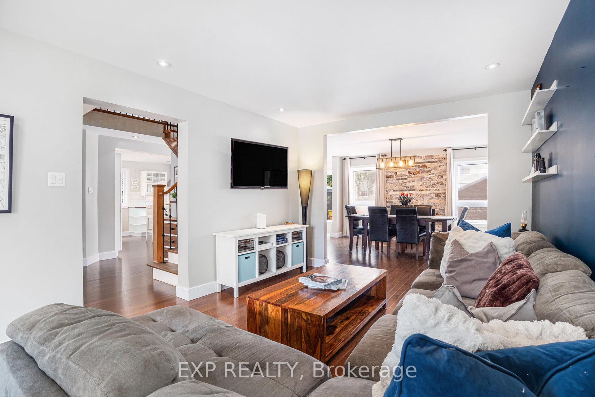 Photo 13 of 2010 Rolling Brook Drive, Ottawa, Chapel Hill South - Orleans Village — HOMEH