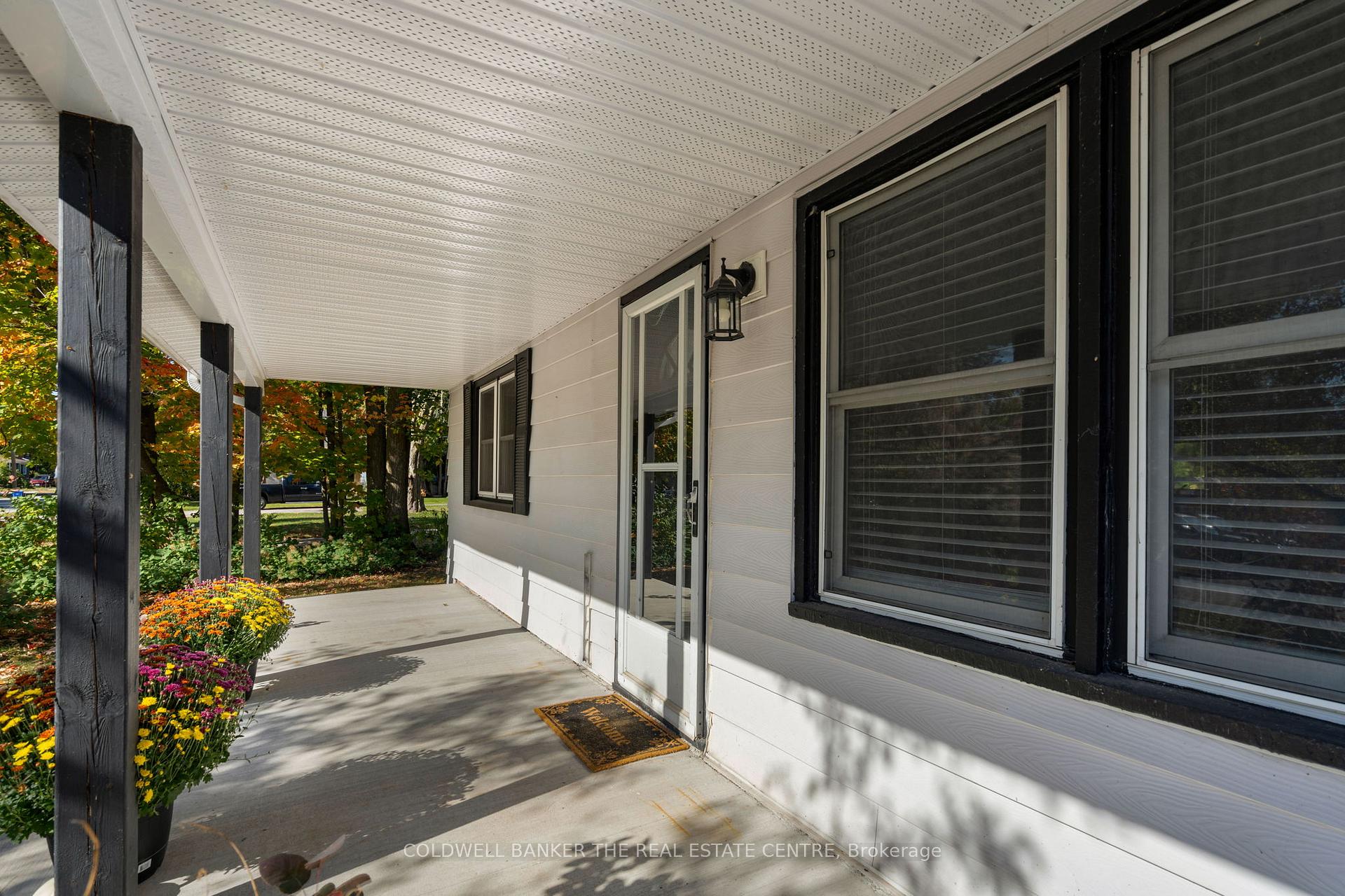 Photo 4 of 26 George Street, Orillia — HOMEH