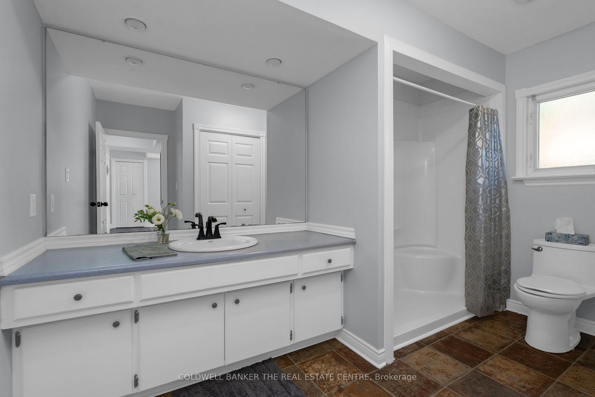 Photo 14 of 26 George Street, Orillia — HOMEH