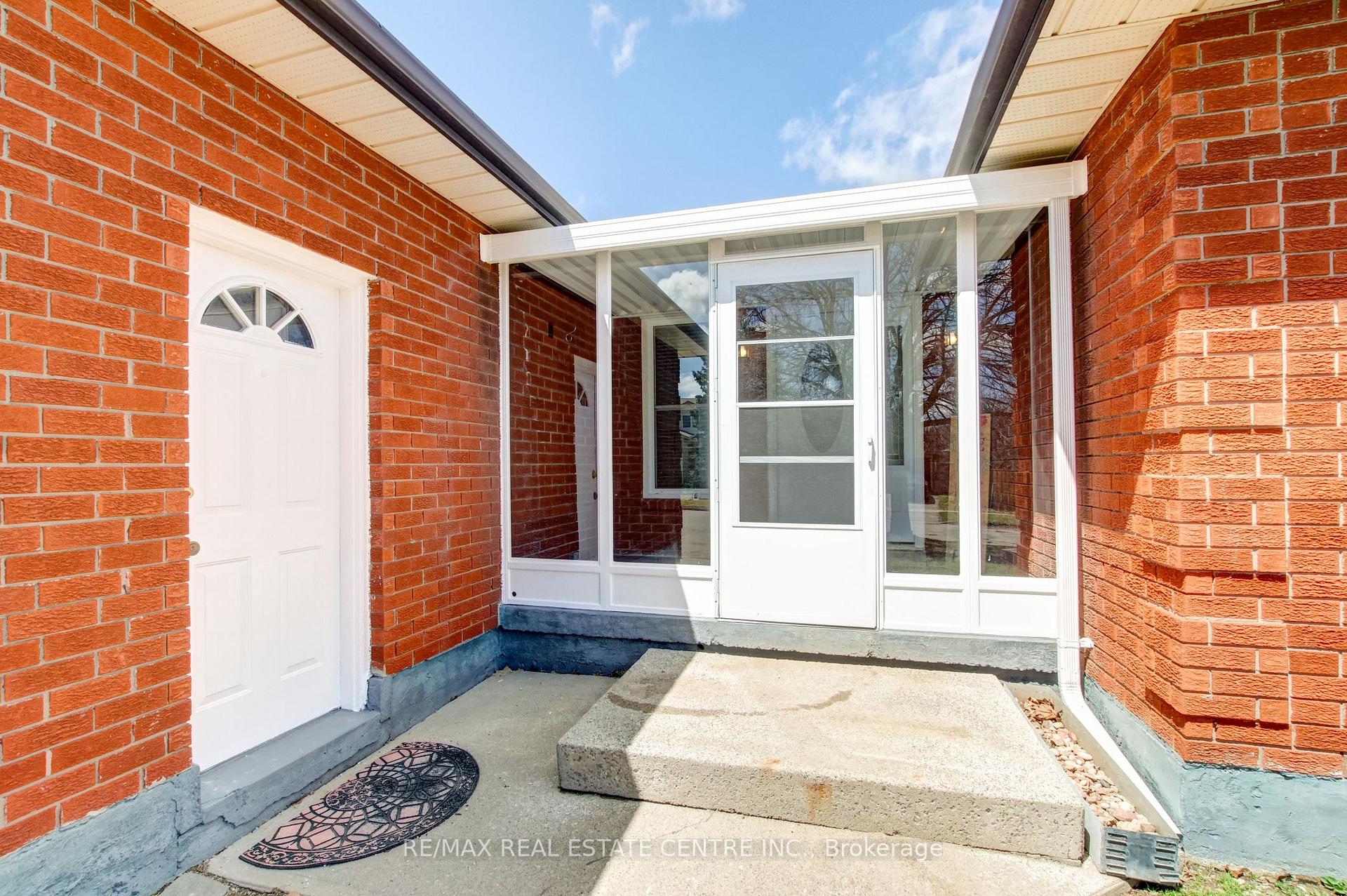 Photo 12 of 3 Passmore Avenue, Orangeville — HOMEH