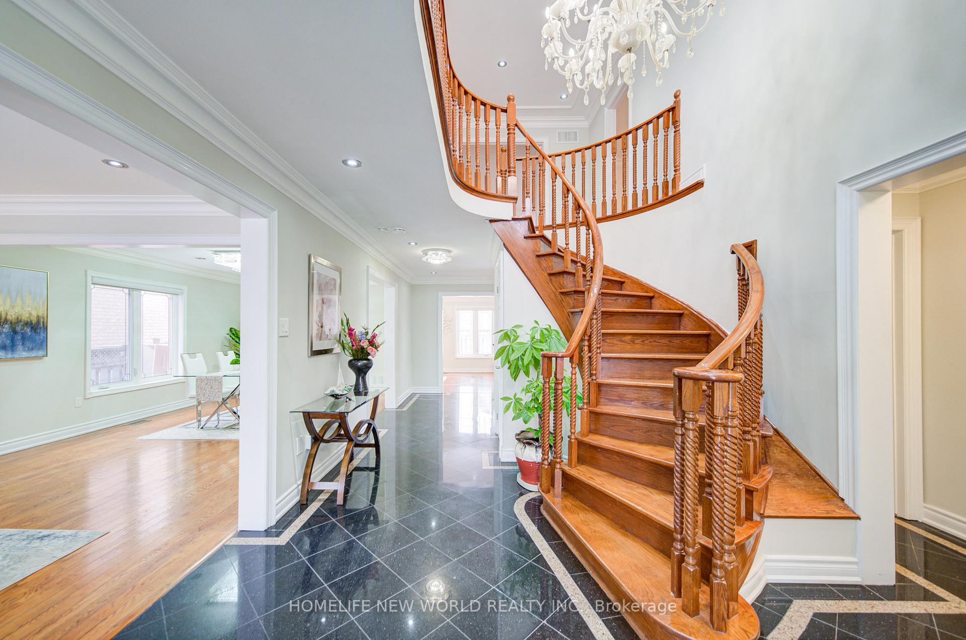 Photo 5 of 37 Beulah Drive, Markham, Middlefield — HOMEH
