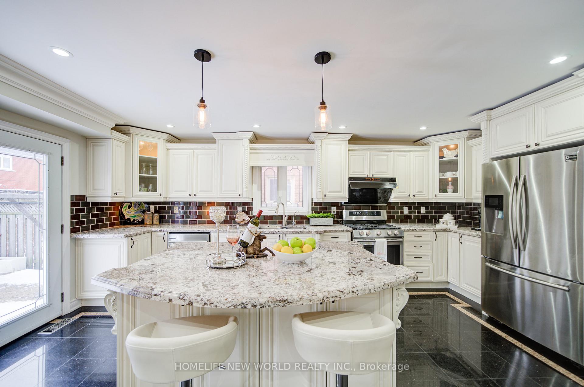 Photo 13 of 37 Beulah Drive, Markham, Middlefield — HOMEH