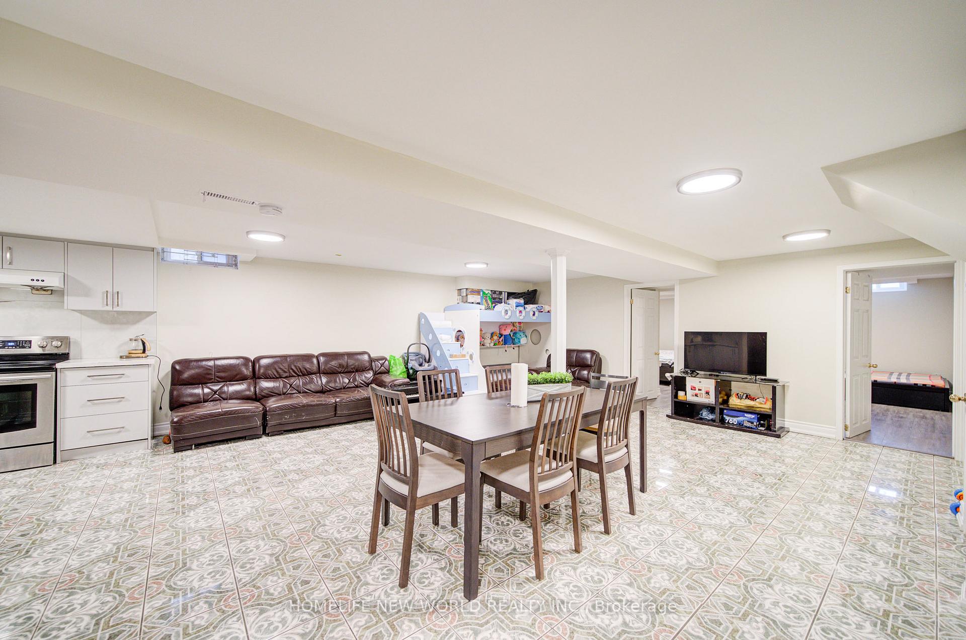 Photo 40 of 37 Beulah Drive, Markham, Middlefield — HOMEH