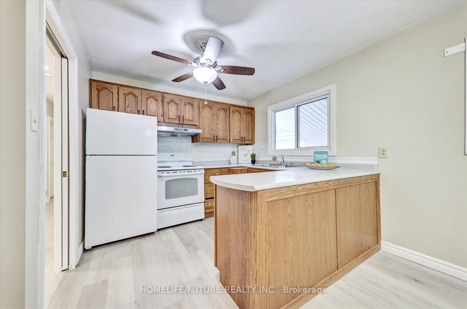 Photo 9 of 39 Cayuga Avenue, Oshawa, Samac — HOMEH
