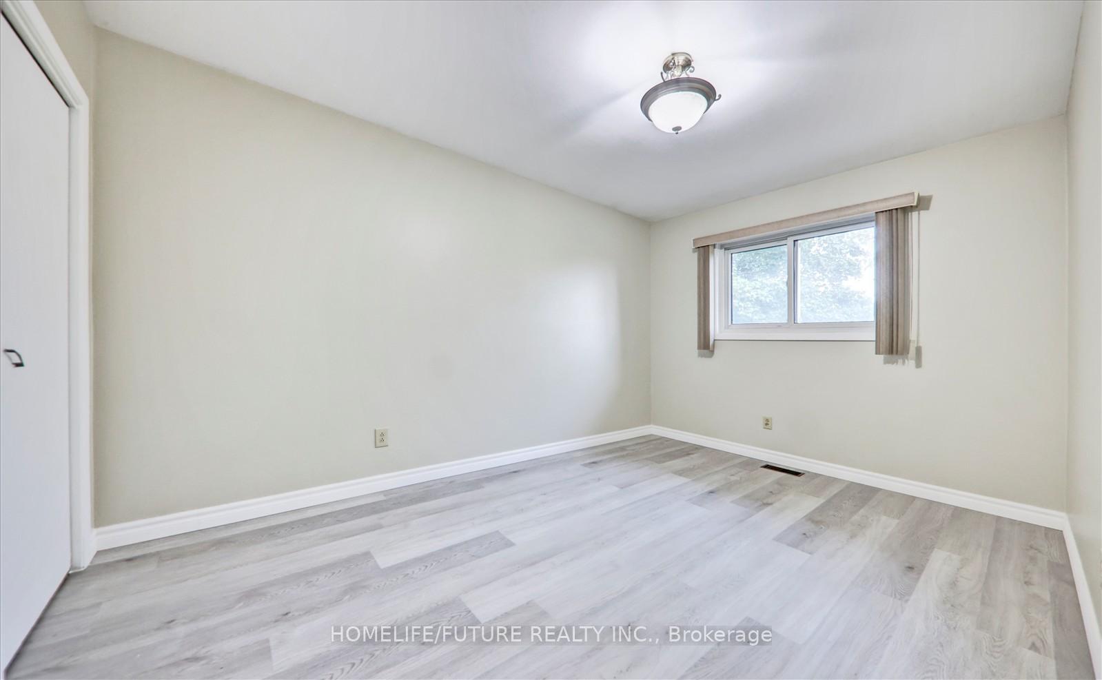 Photo 22 of 39 Cayuga Avenue, Oshawa, Samac — HOMEH