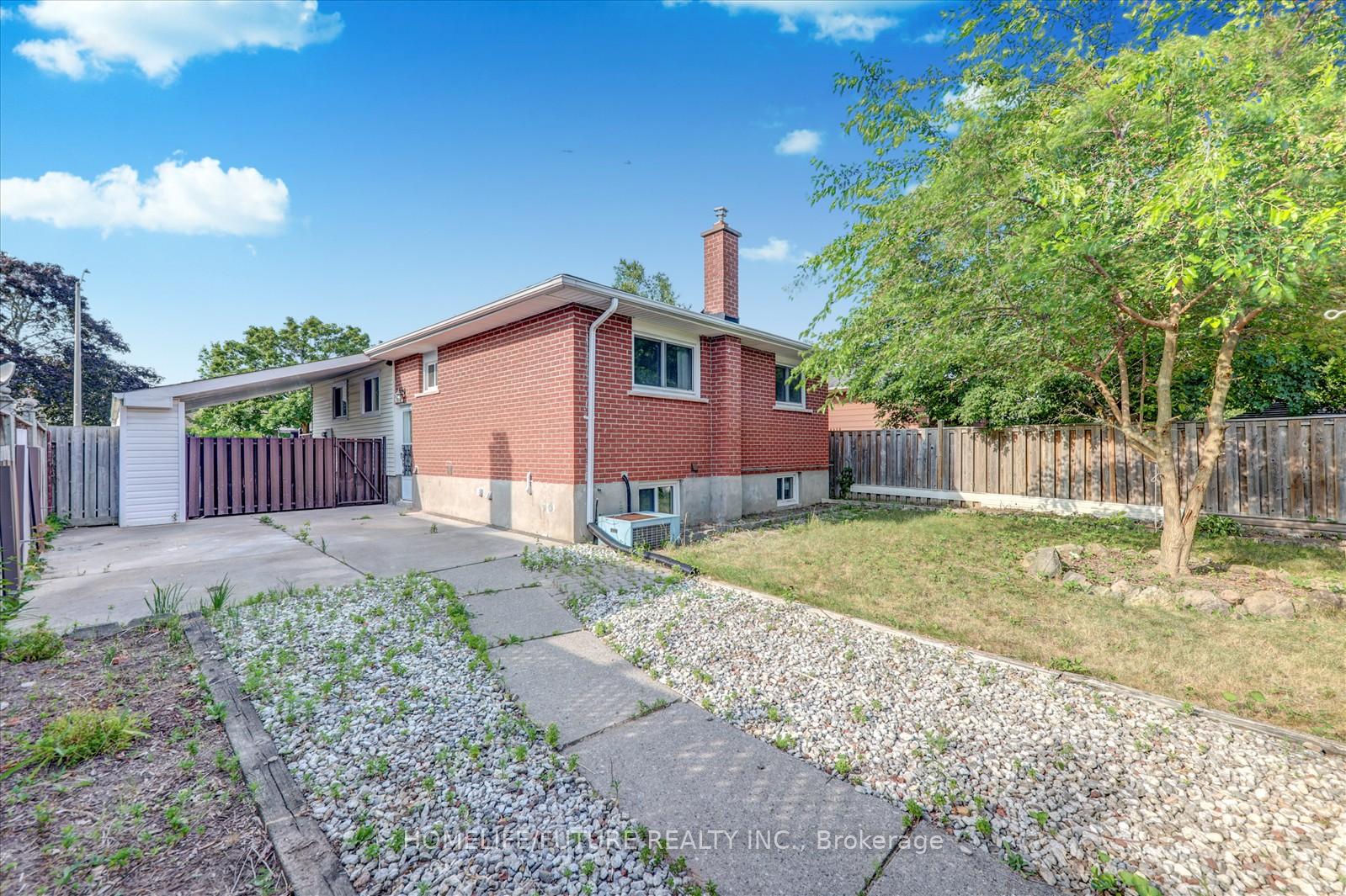 Photo 38 of 39 Cayuga Avenue, Oshawa, Samac — HOMEH