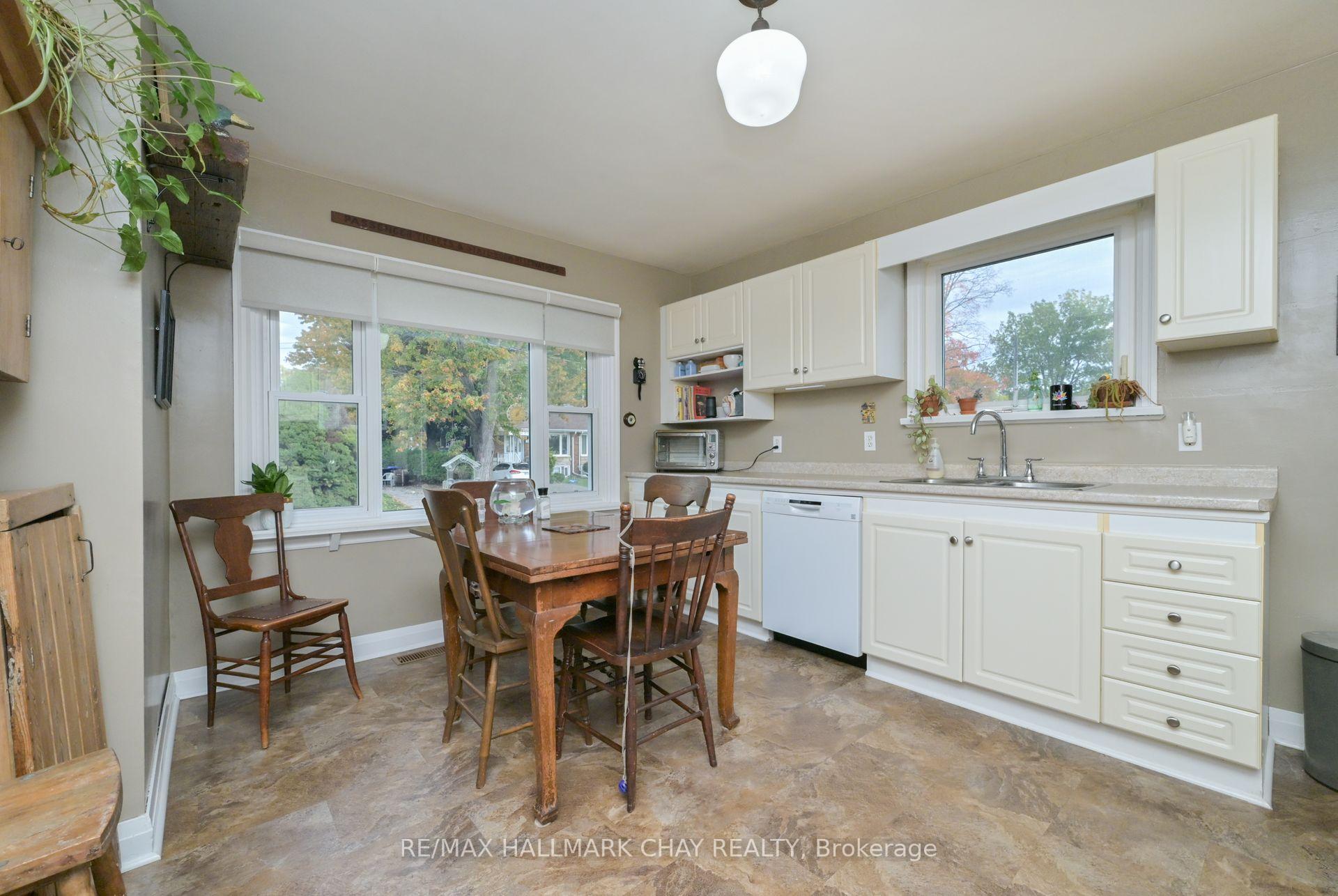 Photo 5 of 57 Nelson Street E, New Tecumseth, Alliston — HOMEH