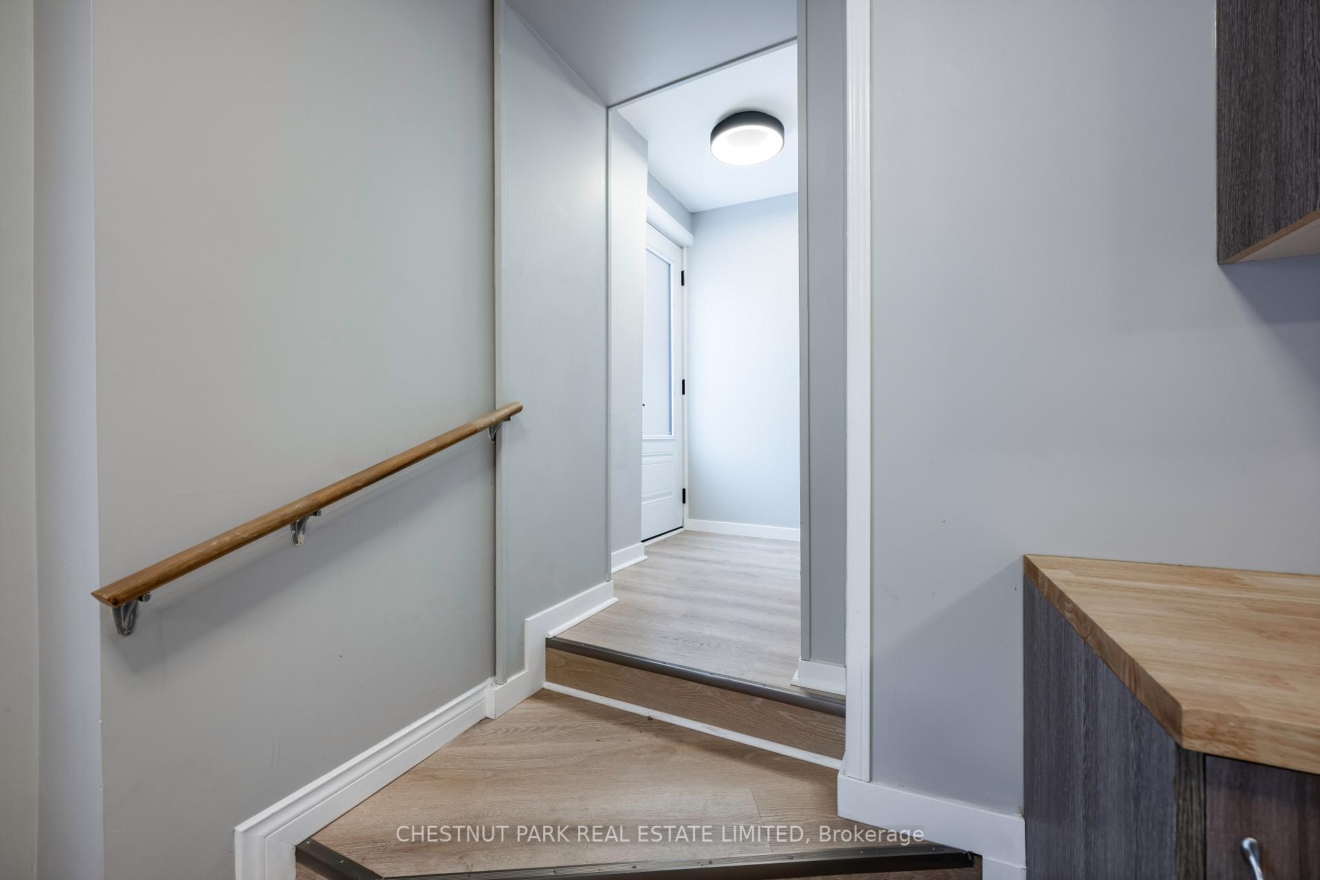 Photo 6 of Unit Unit 2, 291 Broadway, Orangeville — HOMEH