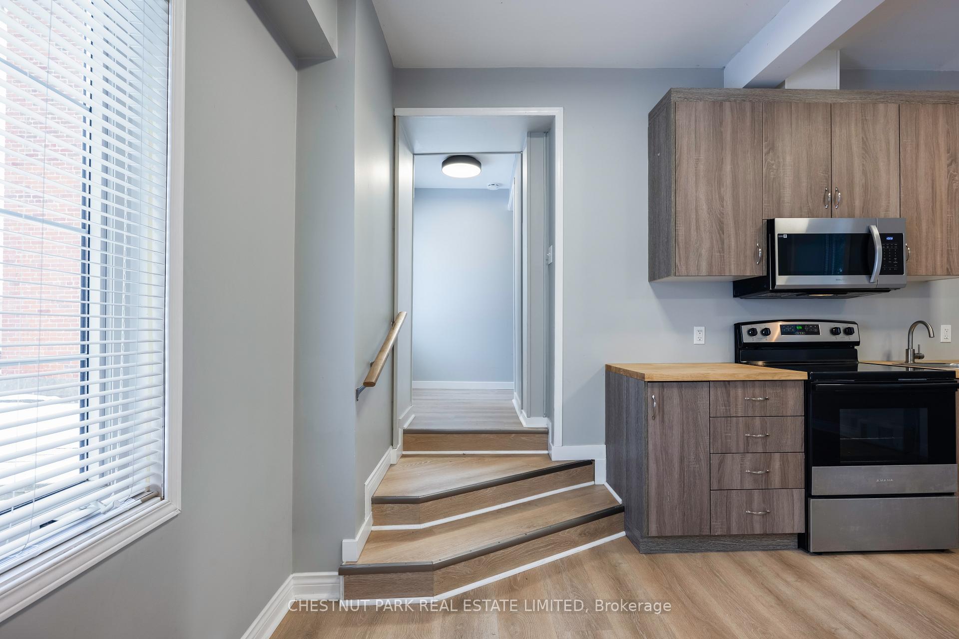Photo 7 of Unit Unit 2, 291 Broadway, Orangeville — HOMEH