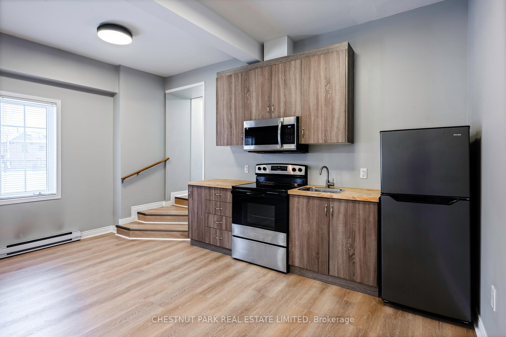 Photo 11 of Unit Unit 2, 291 Broadway, Orangeville — HOMEH