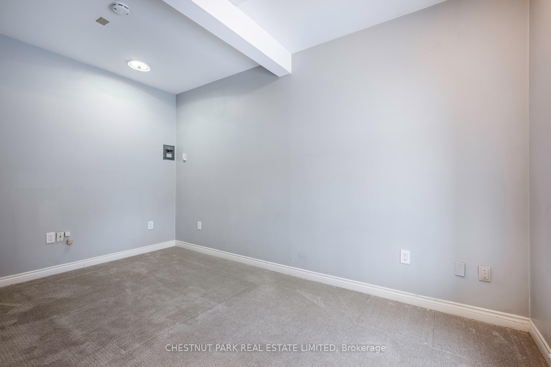 Photo 13 of Unit Unit 2, 291 Broadway, Orangeville — HOMEH