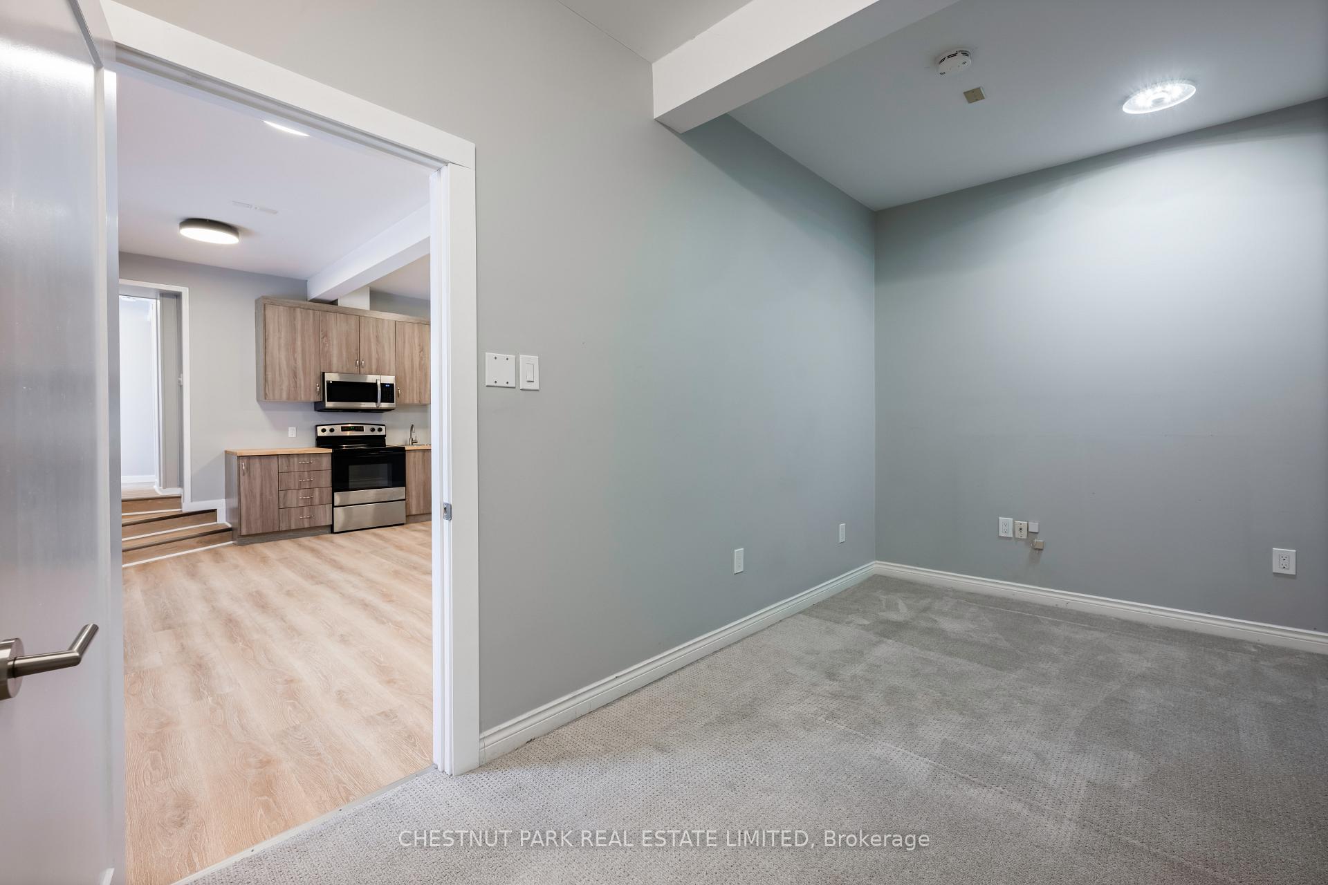 Photo 14 of Unit Unit 2, 291 Broadway, Orangeville — HOMEH