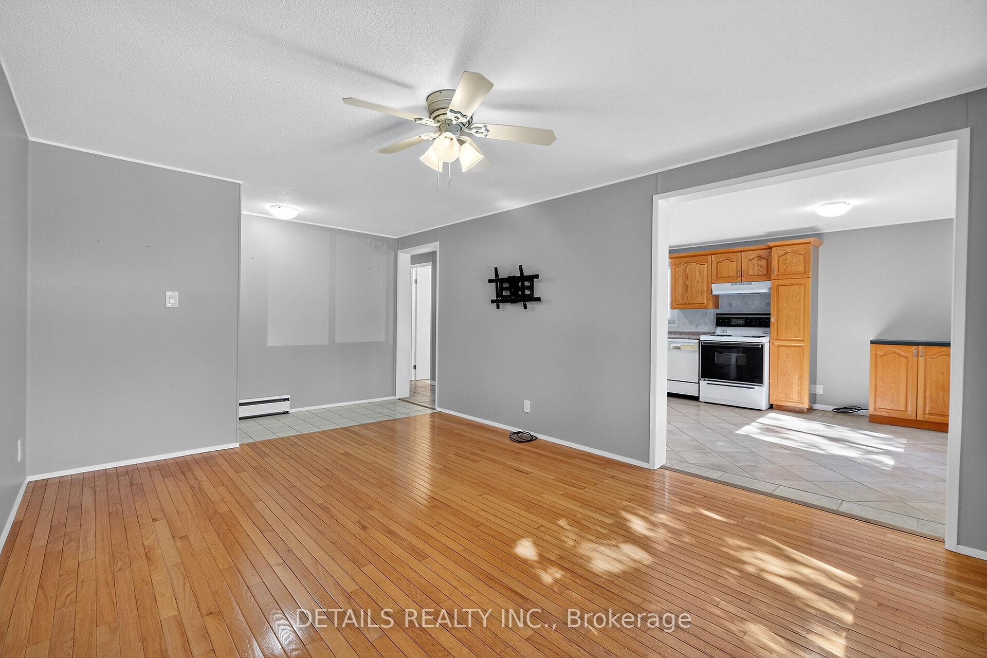 Photo 6 of 289 Amiens Street, Ottawa, Bilberry Creek/Queenswood Heights — HOMEH