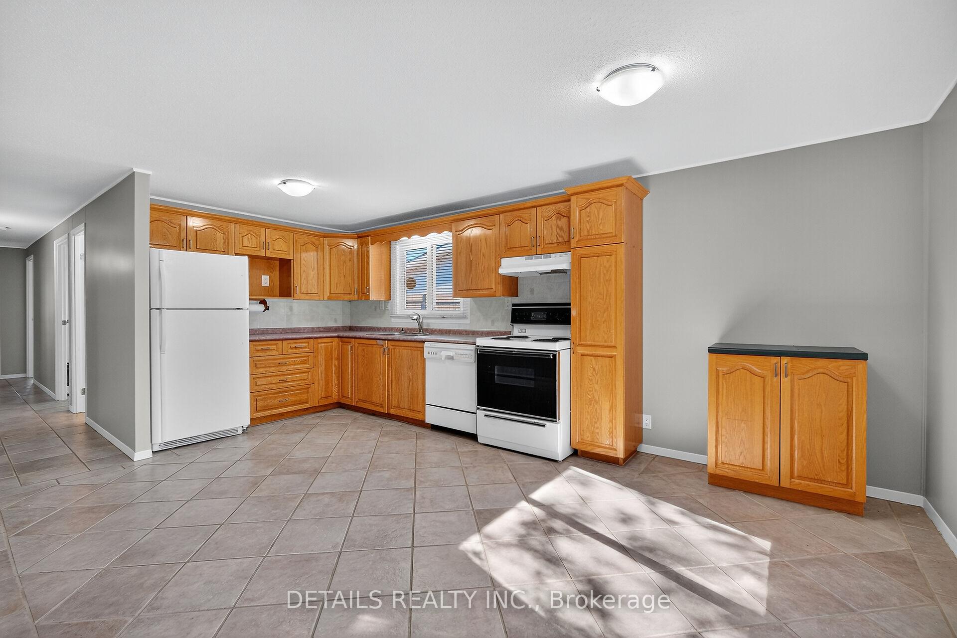 Photo 7 of 289 Amiens Street, Ottawa, Bilberry Creek/Queenswood Heights — HOMEH