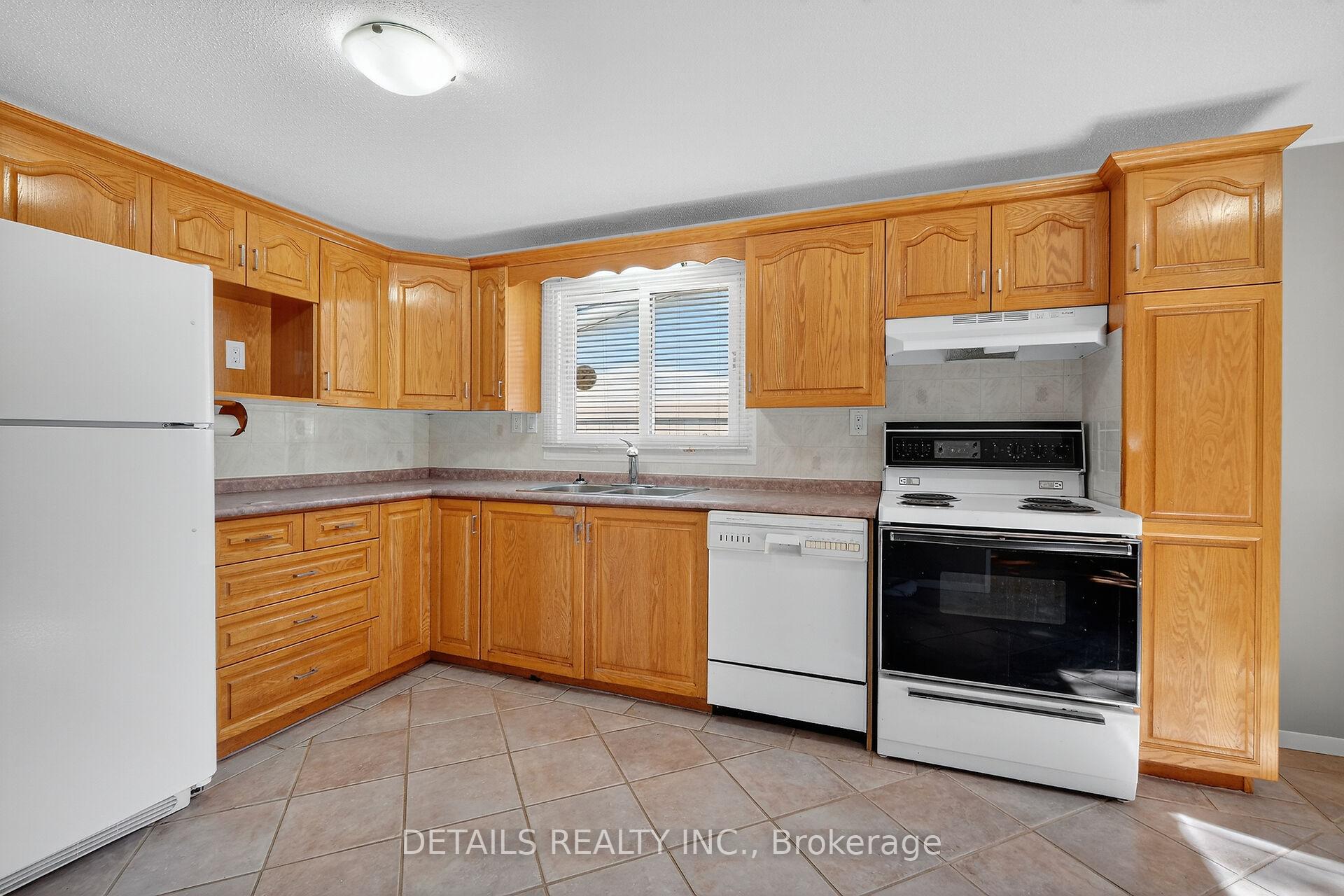 Photo 8 of 289 Amiens Street, Ottawa, Bilberry Creek/Queenswood Heights — HOMEH