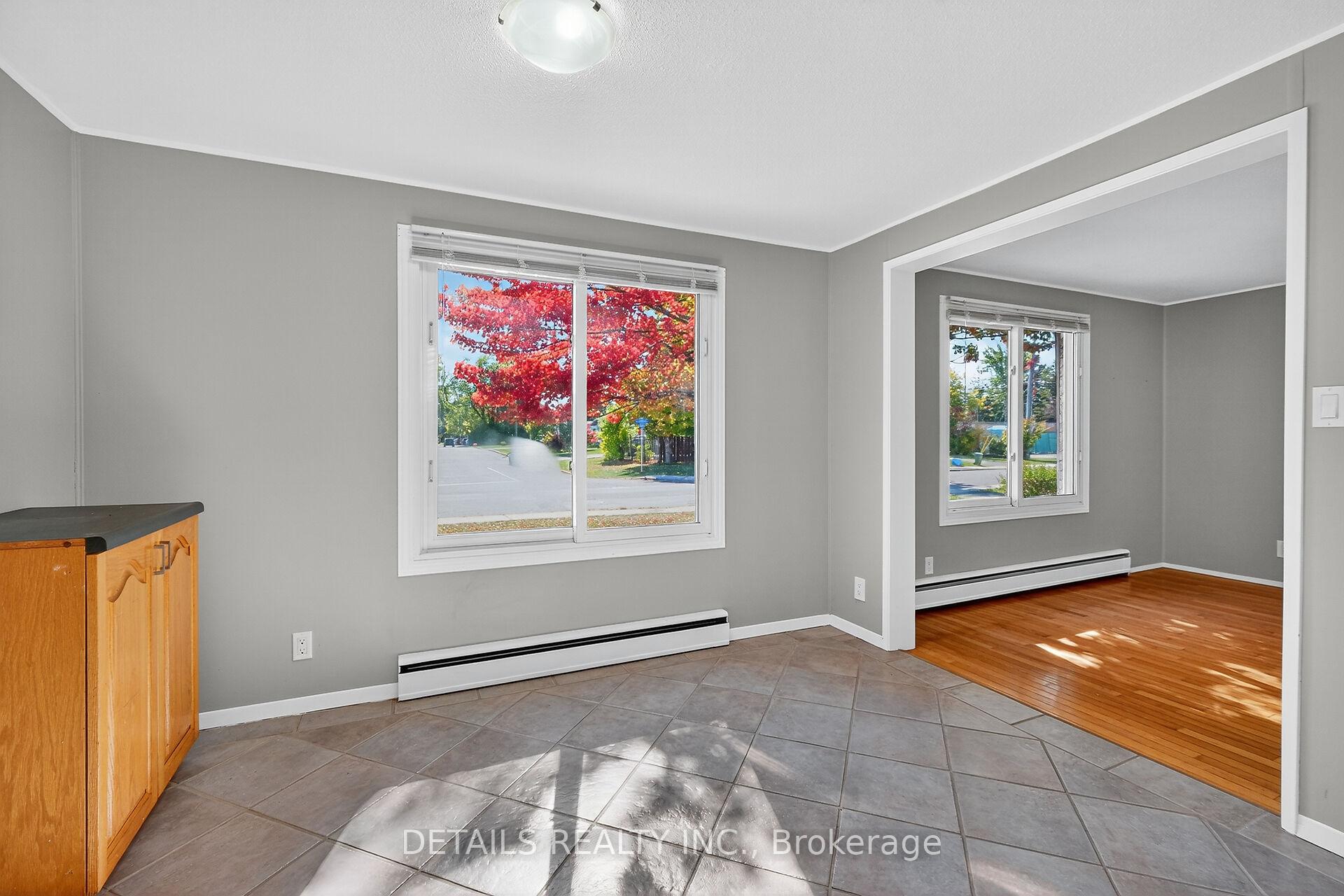 Photo 10 of 289 Amiens Street, Ottawa, Bilberry Creek/Queenswood Heights — HOMEH