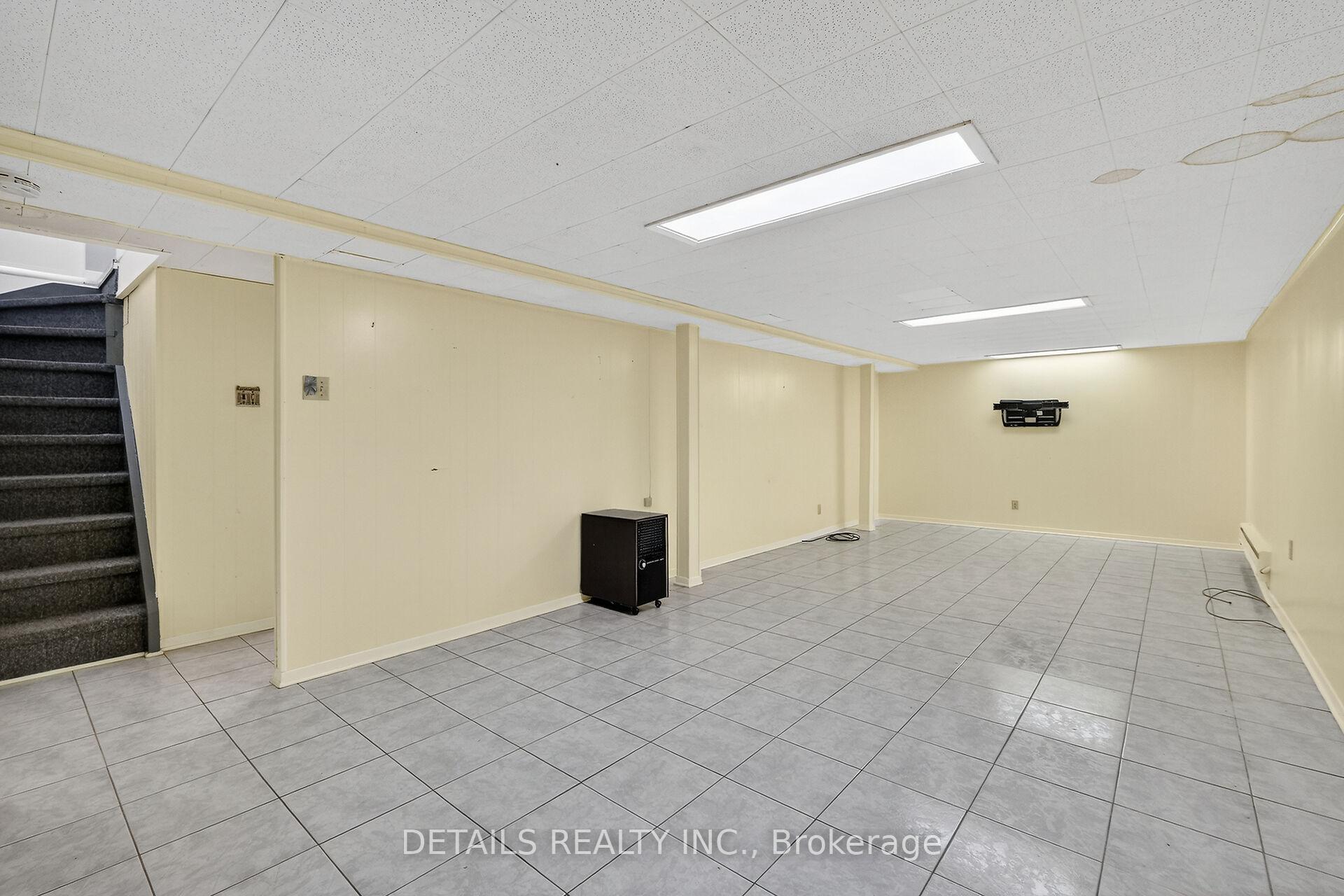 Photo 19 of 289 Amiens Street, Ottawa, Bilberry Creek/Queenswood Heights — HOMEH