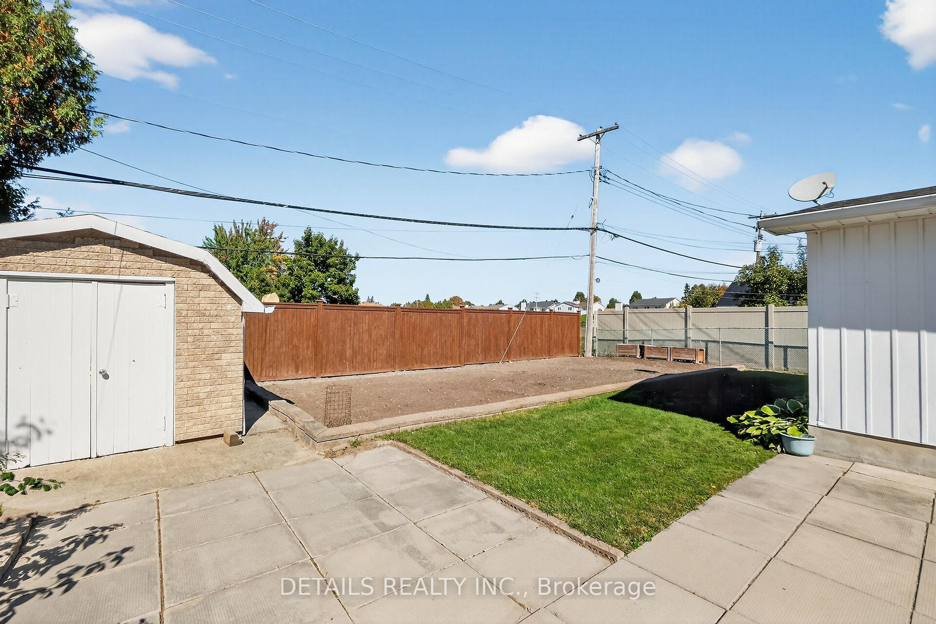 Photo 32 of 289 Amiens Street, Ottawa, Bilberry Creek/Queenswood Heights — HOMEH