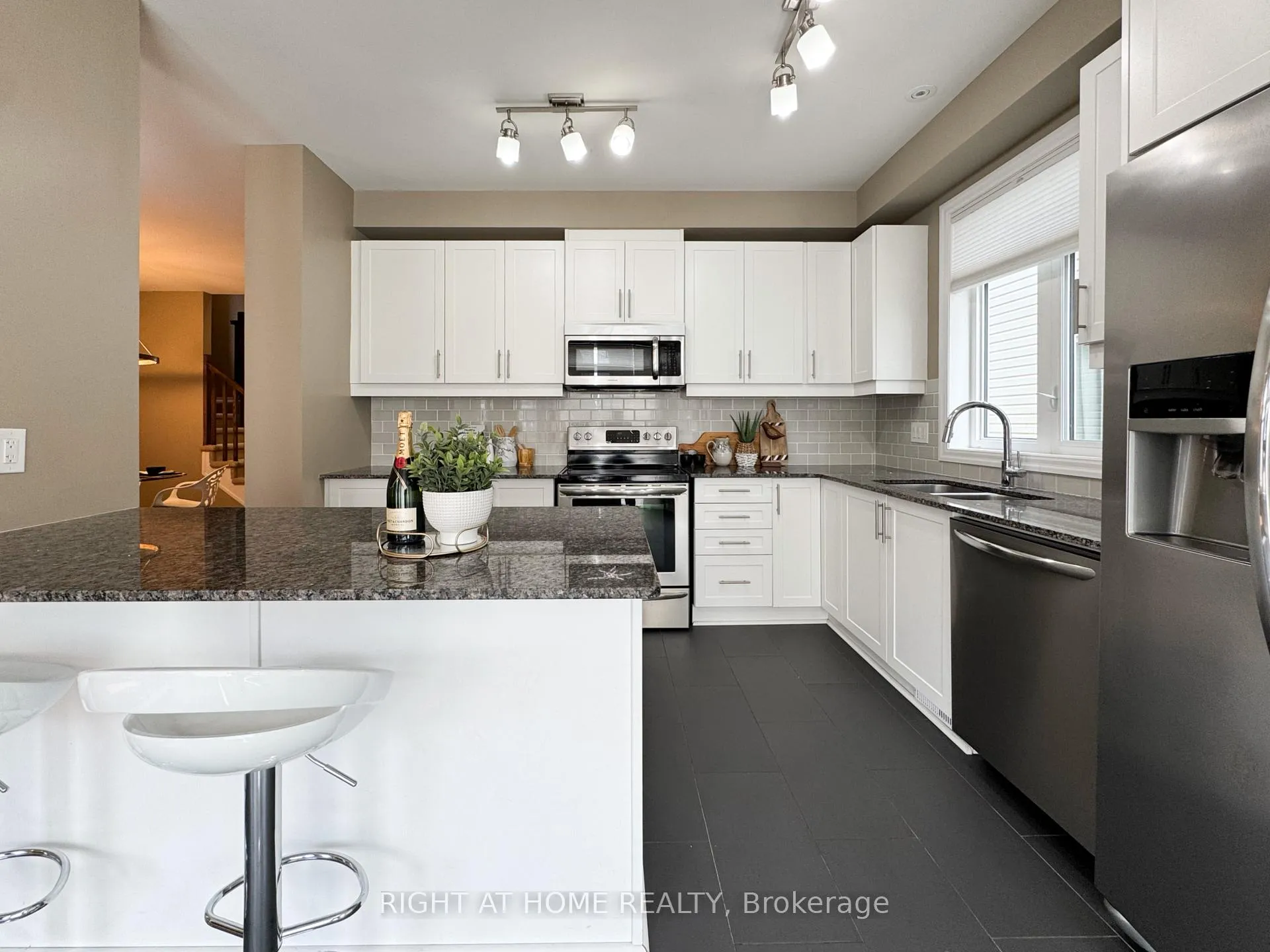 Photo 9 of 506 Peerless Street, Ottawa, Barrhaven - Cedargrove/Fraserdale — HOMEH