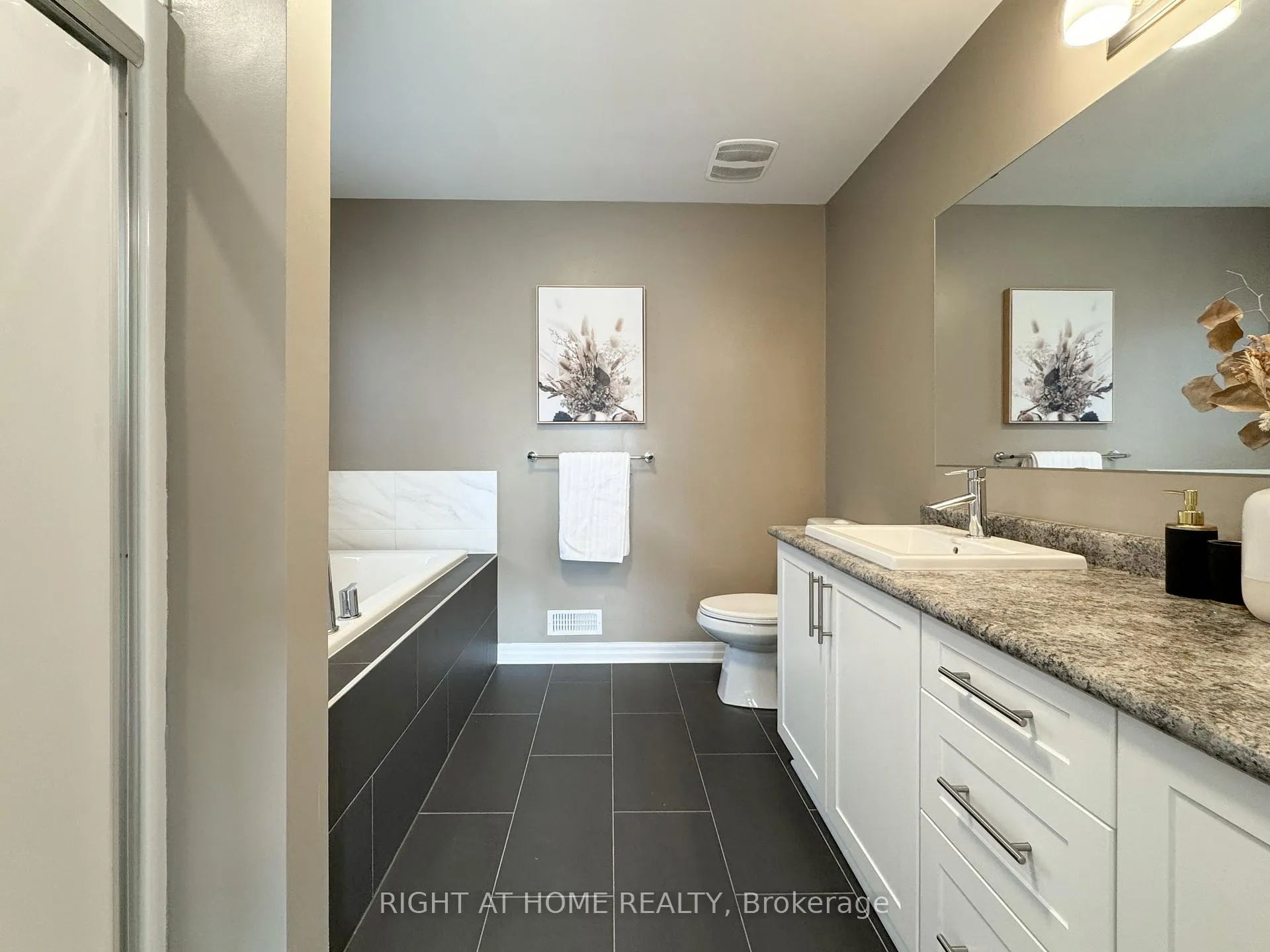 Photo 18 of 506 Peerless Street, Ottawa, Barrhaven - Cedargrove/Fraserdale — HOMEH